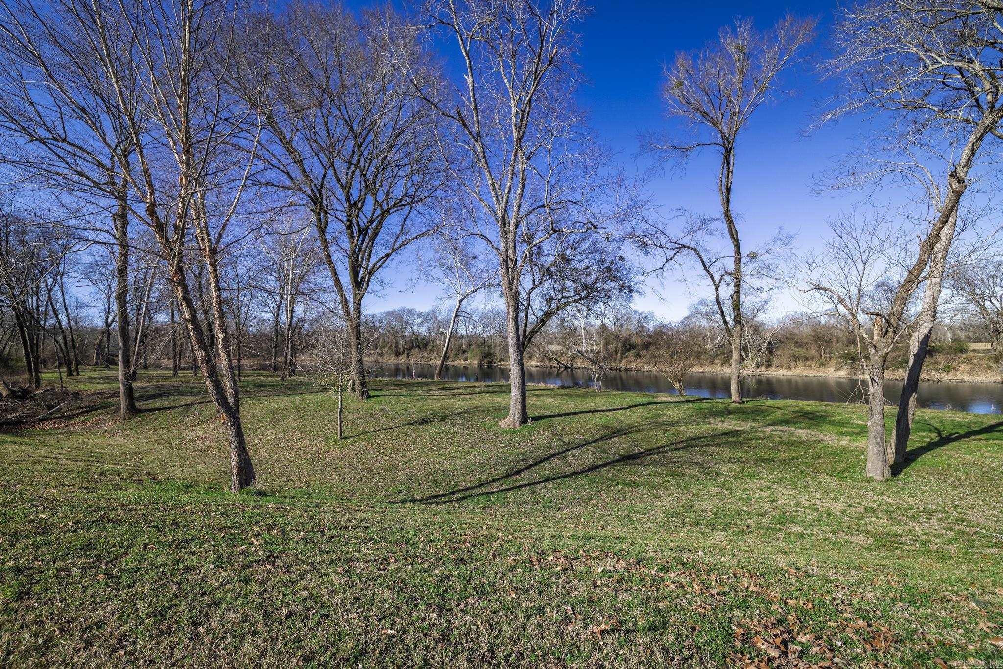 100 Lake  Donaldson, AR