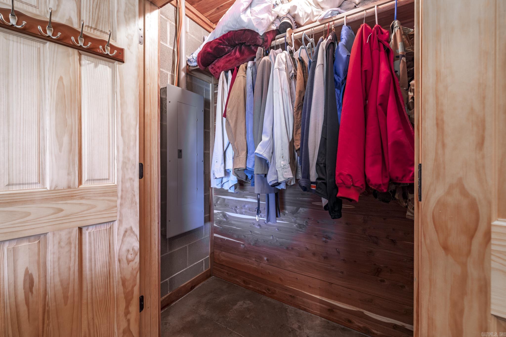 100 Lake  Donaldson, AR