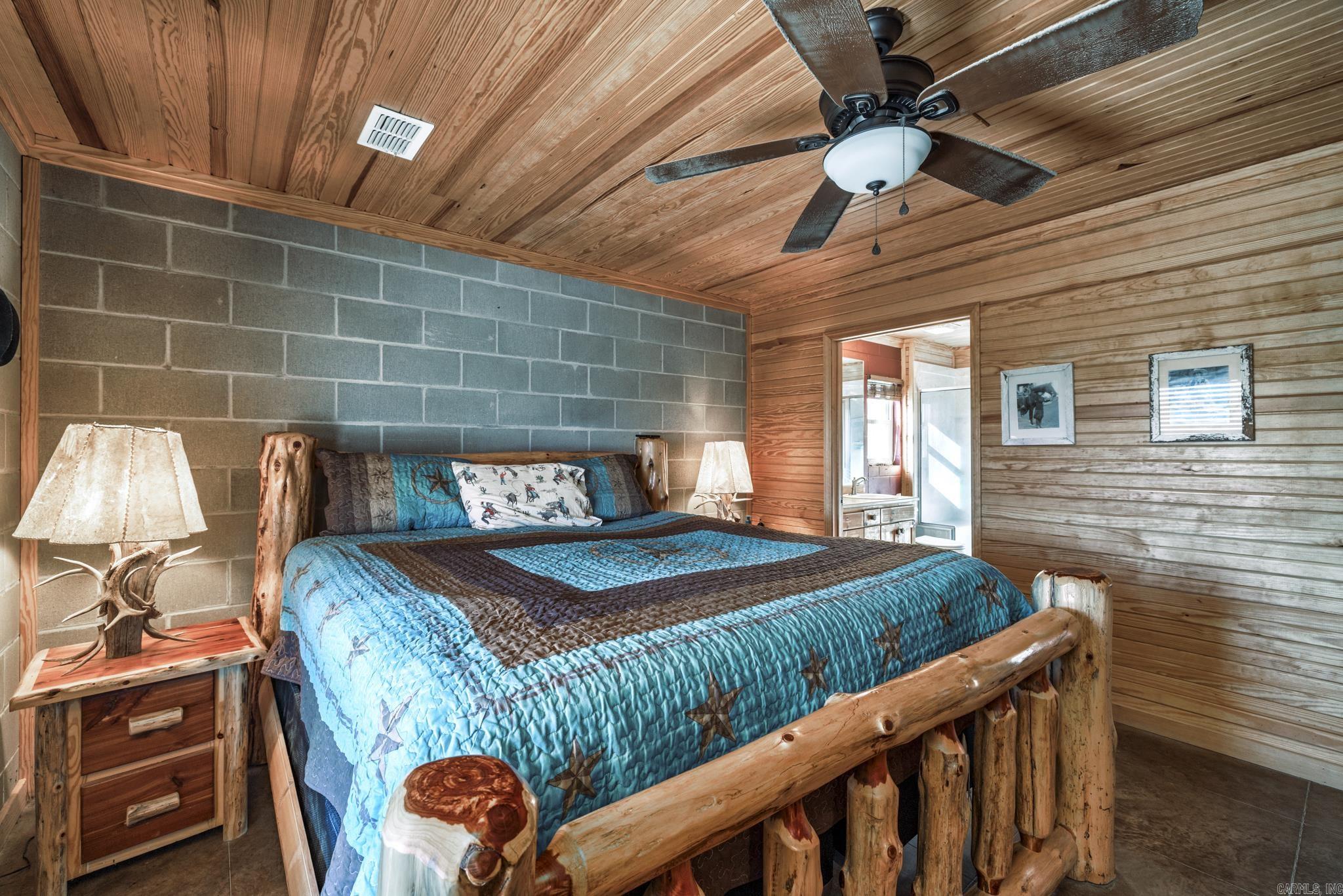 100 Lake  Donaldson, AR