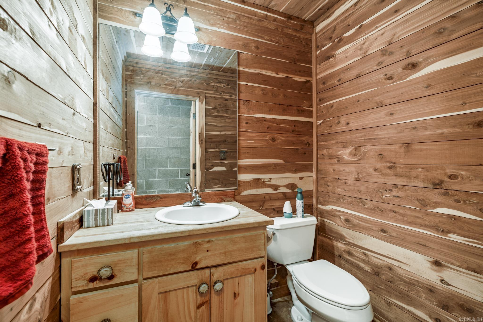 100 Lake  Donaldson, AR