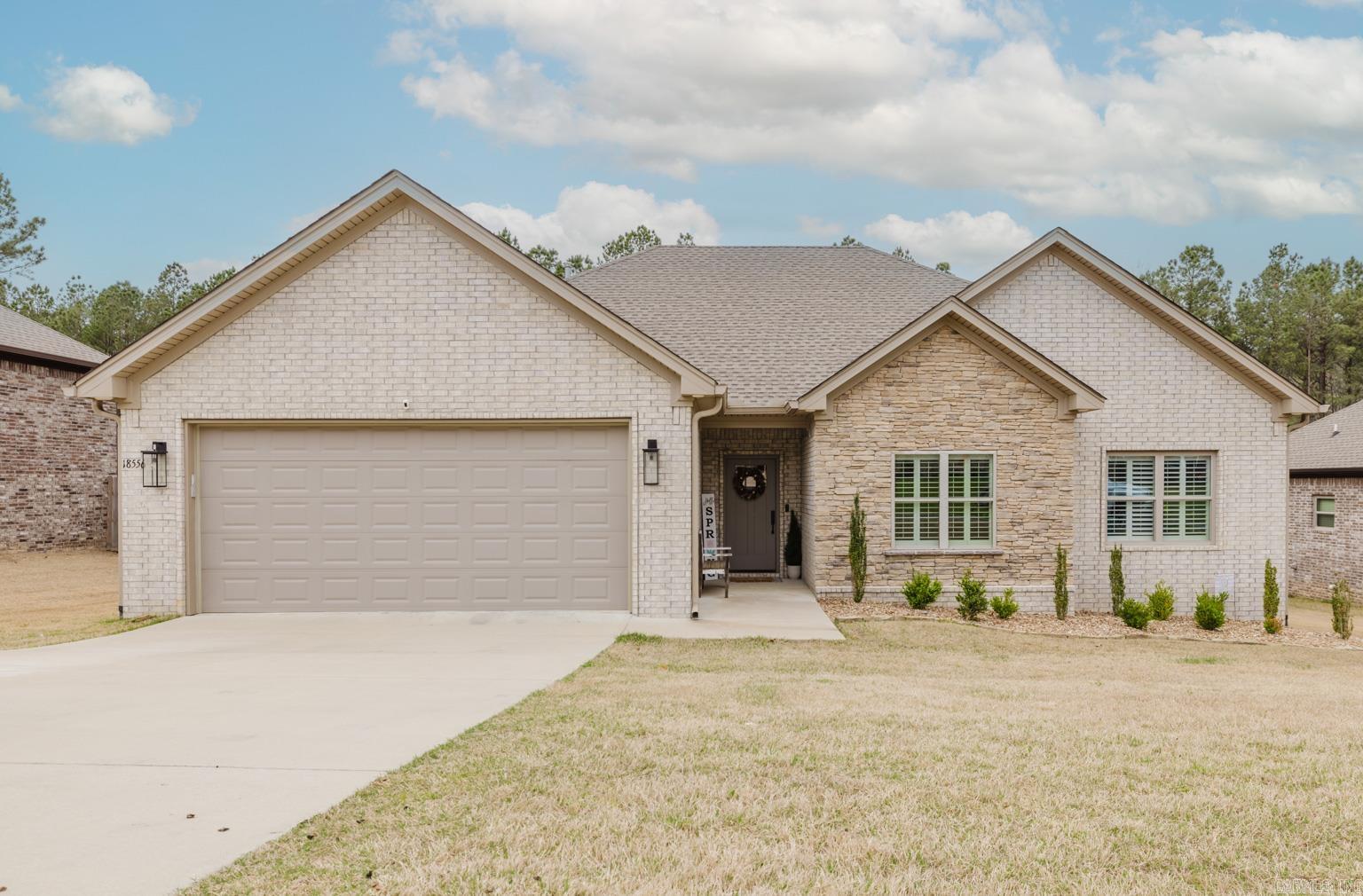 18556 Parkway Pines  Bauxite, AR
