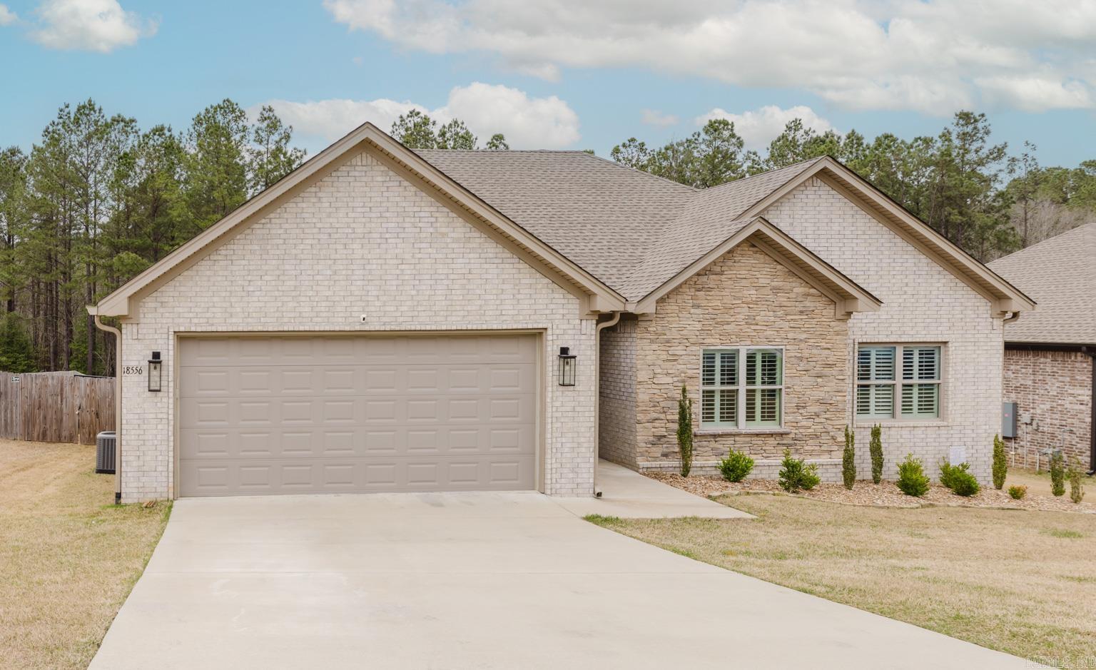 18556 Parkway Pines  Bauxite, AR