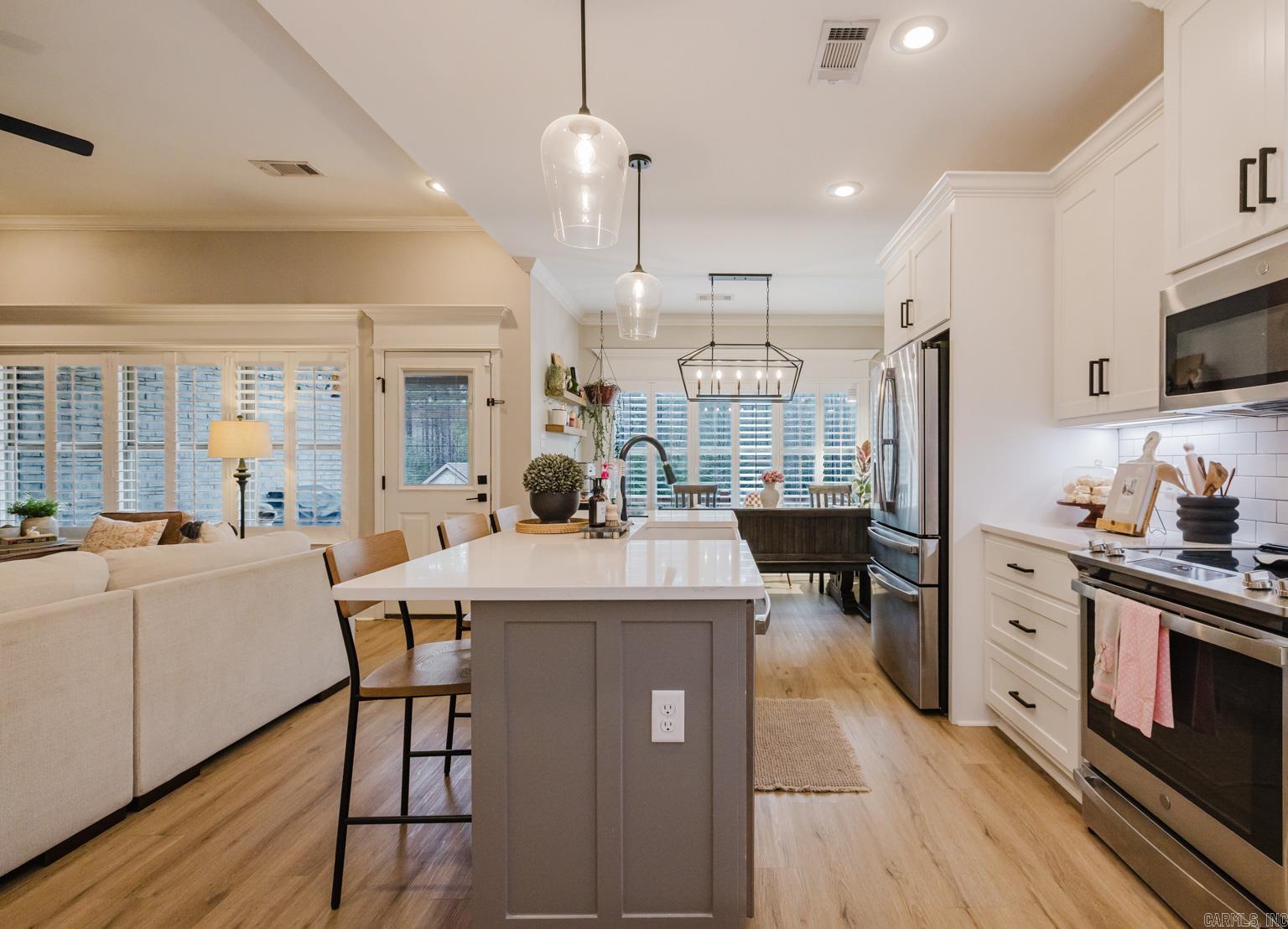 18556 Parkway Pines  Bauxite, AR