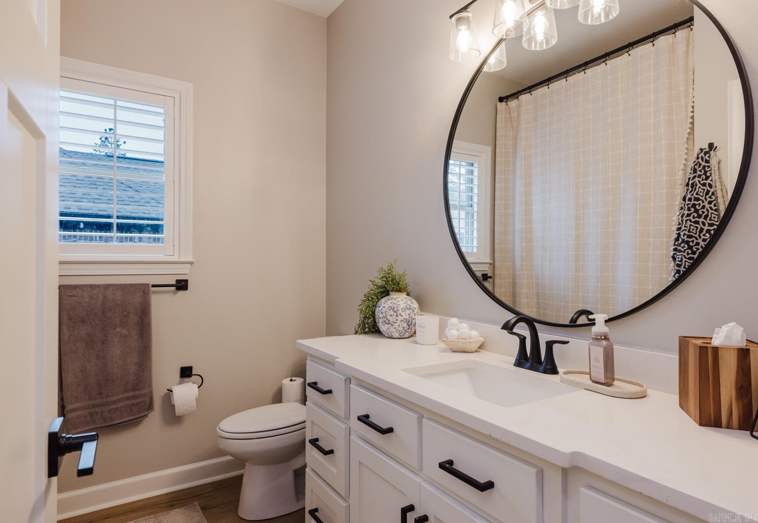 18556 Parkway Pines  Bauxite, AR