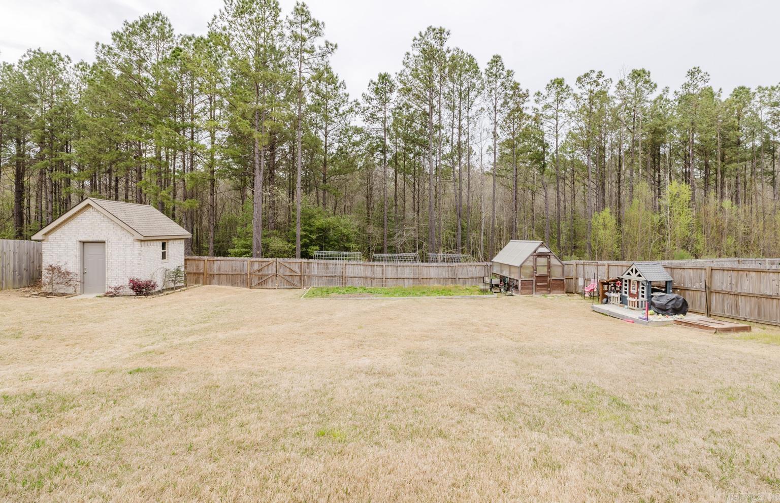 18556 Parkway Pines  Bauxite, AR