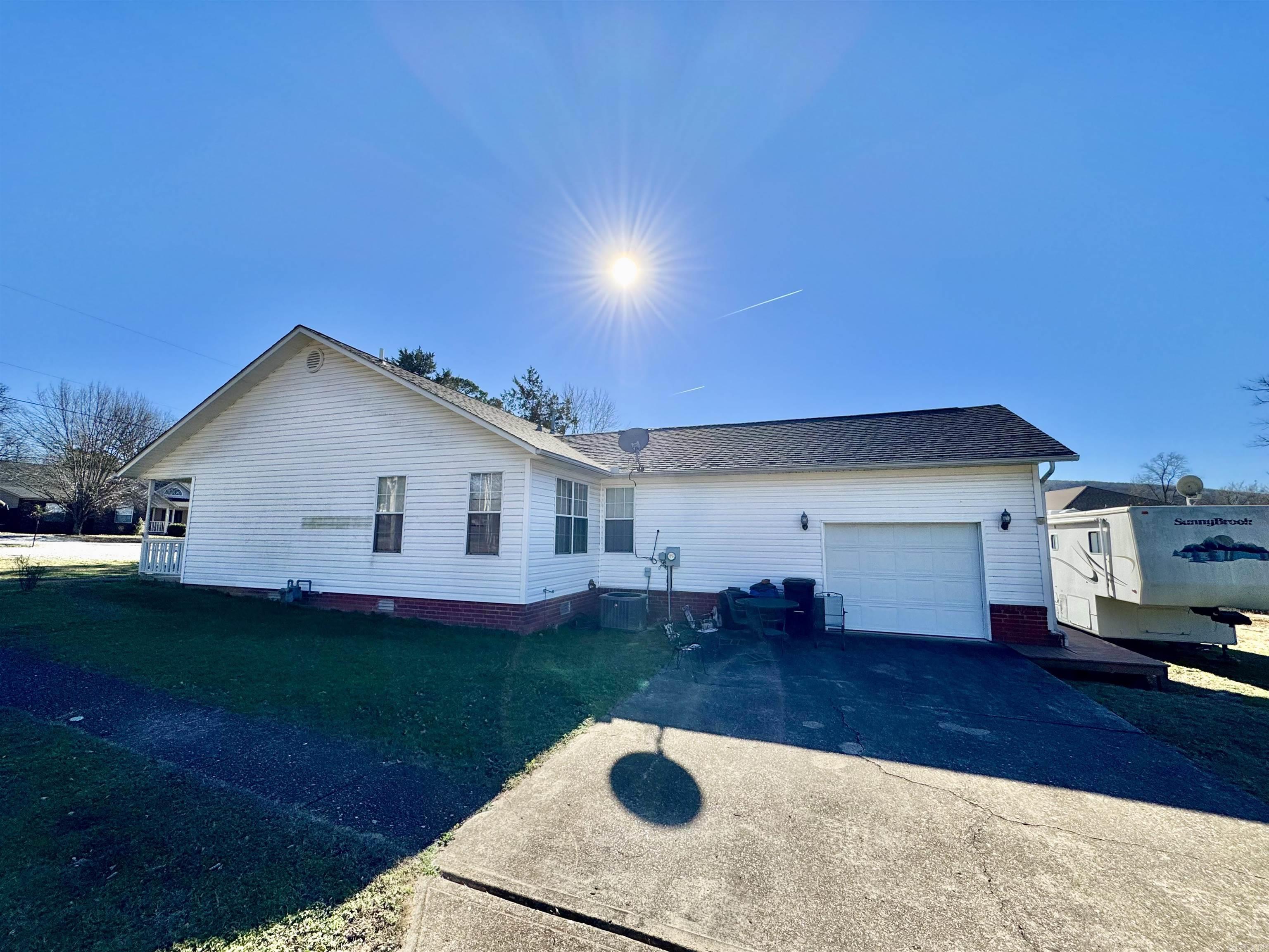 404 Massey Ave.  Mountain View, AR