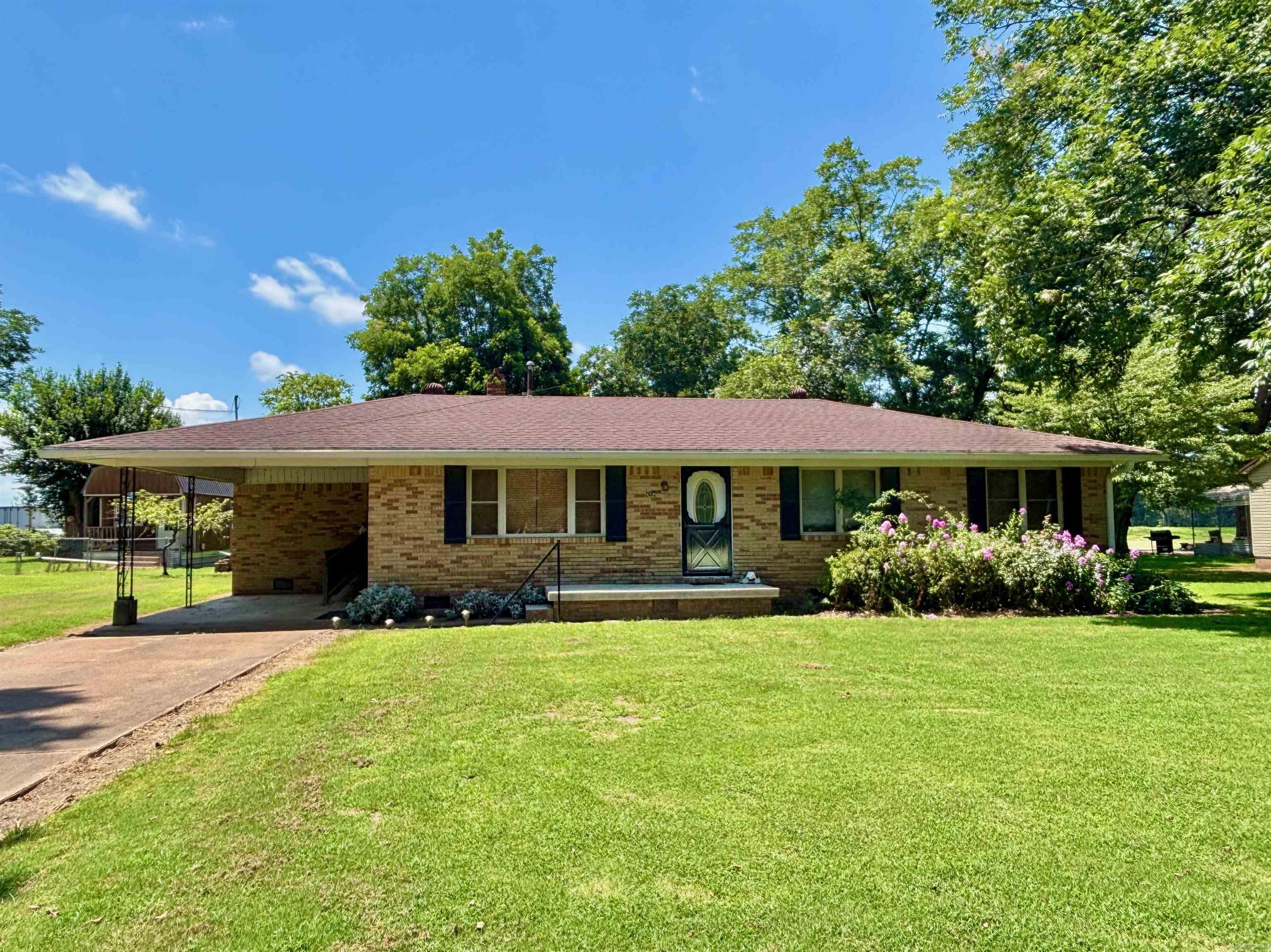 202 S Free St  Portia, AR