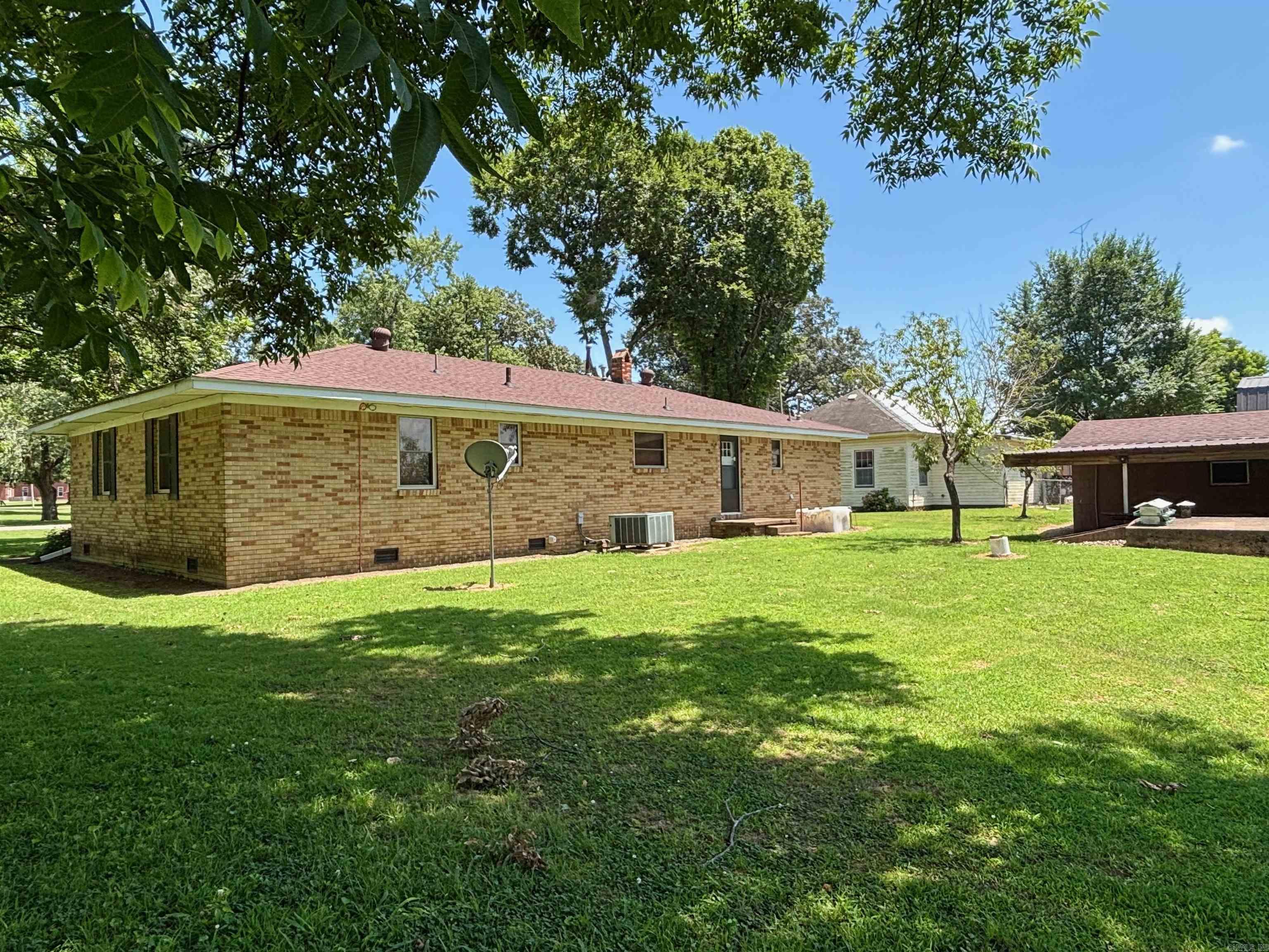 202 S Free St  Portia, AR