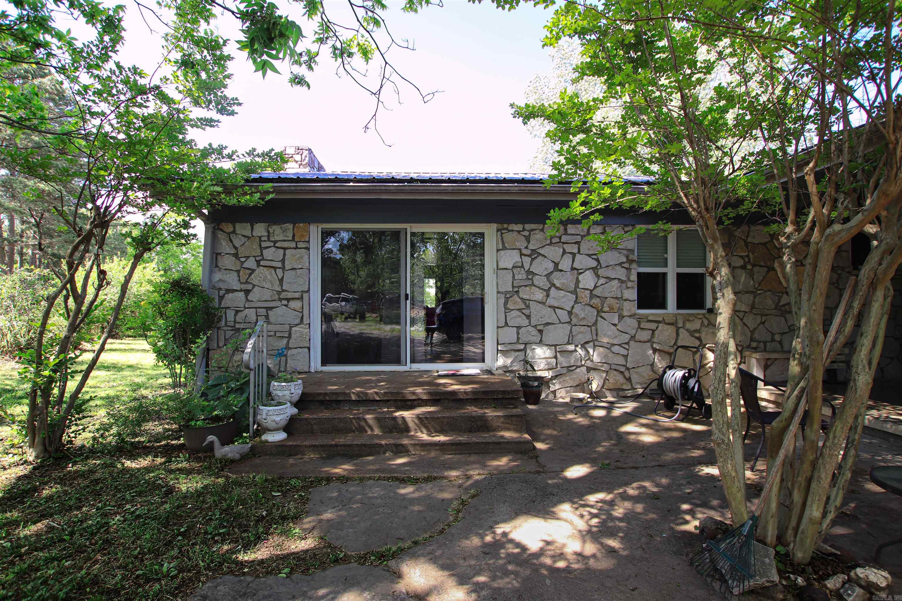 9982 Highway 62  Imboden, AR