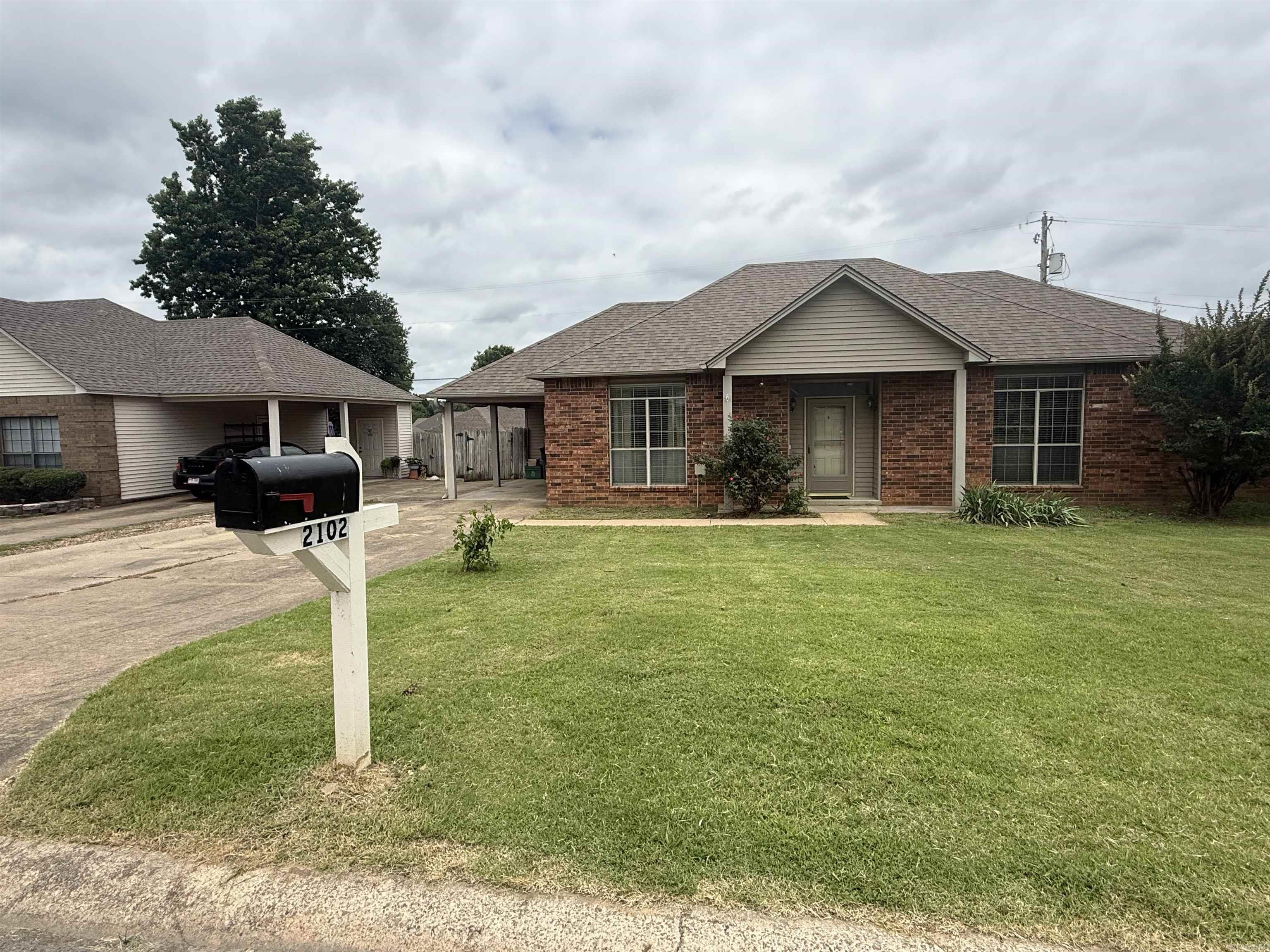 2102 Jonathan Lane