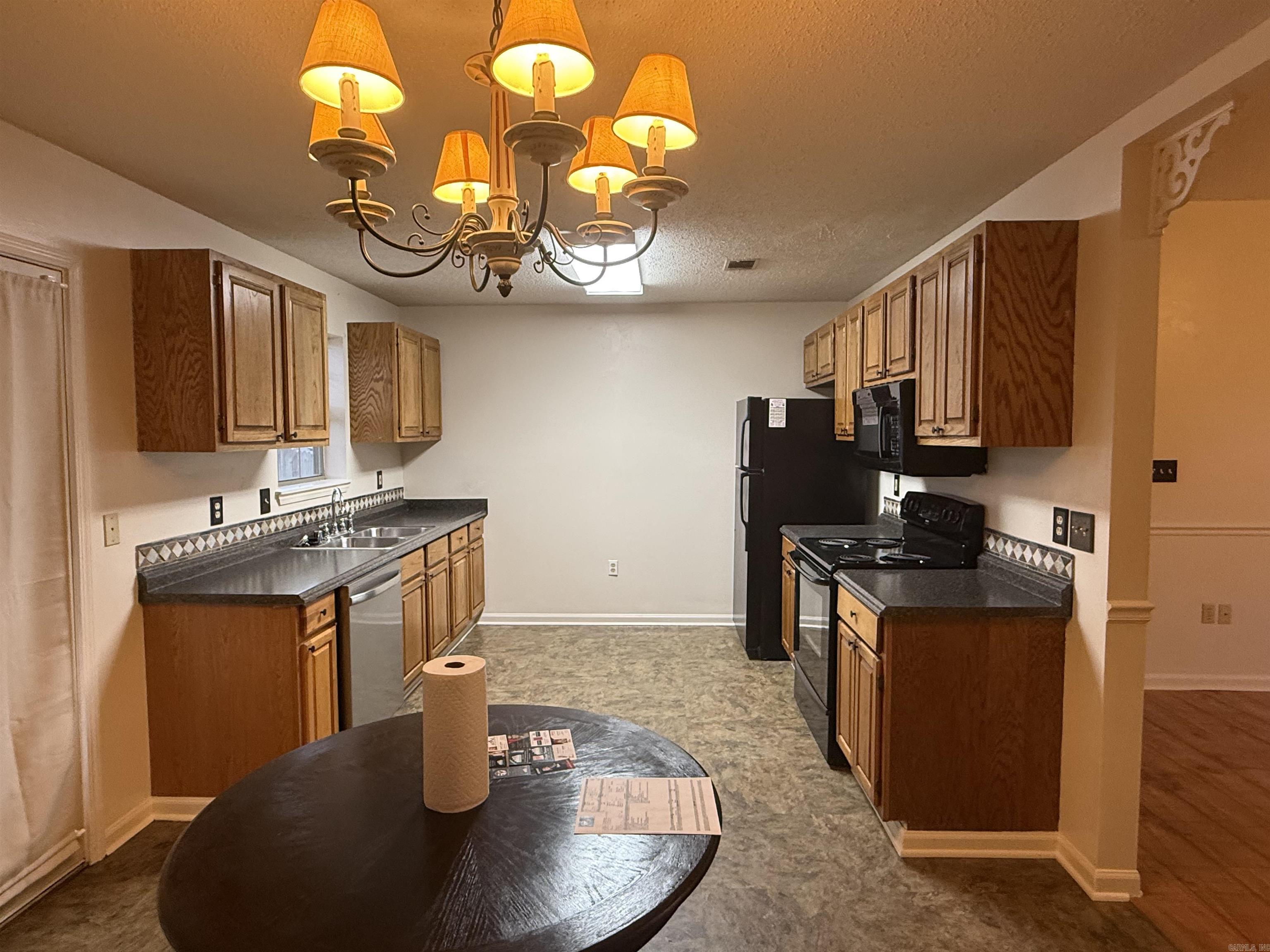 2102 Jonathan  Searcy, AR