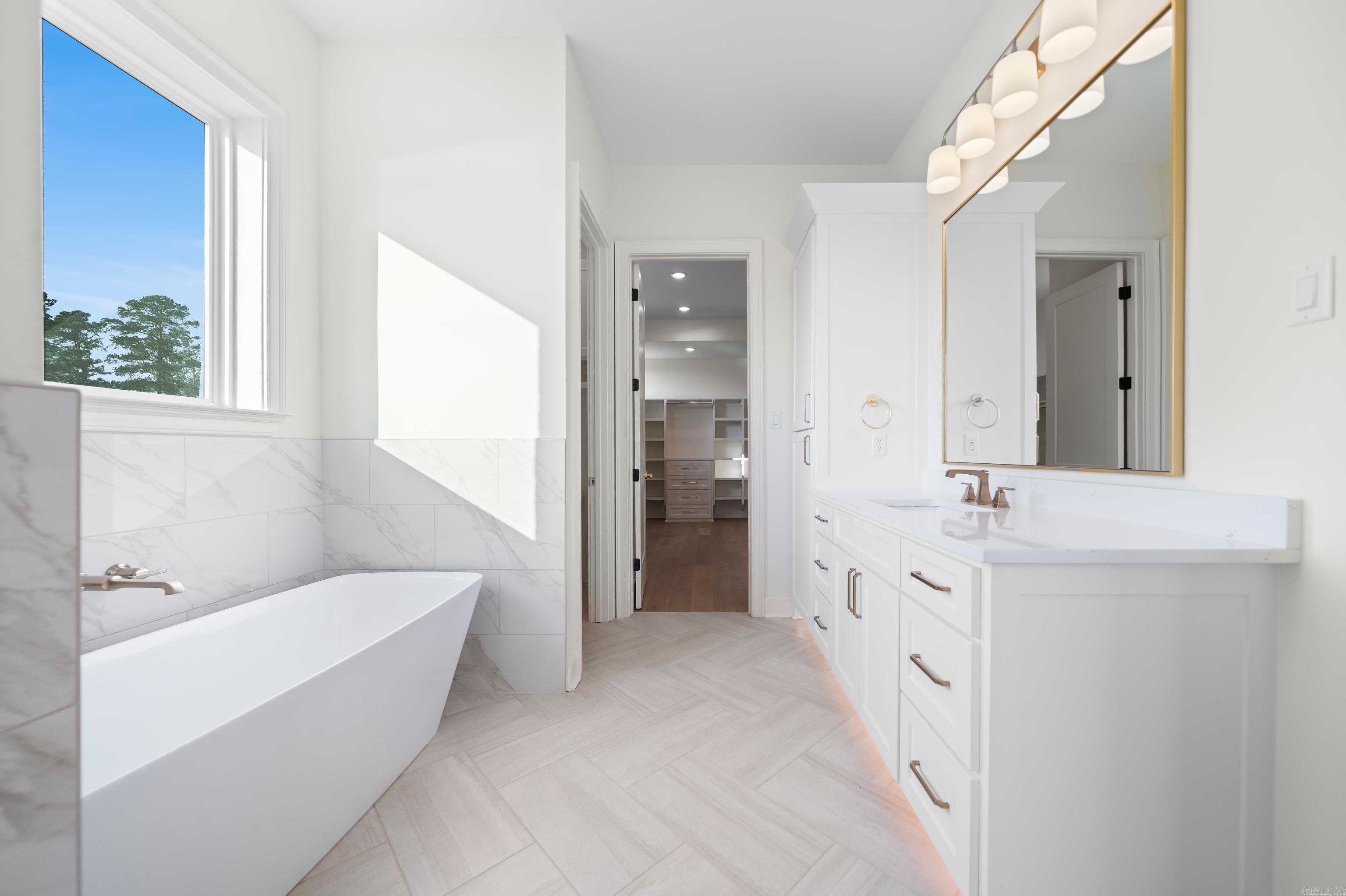 231 Post Point Hot Springs, AR 71913