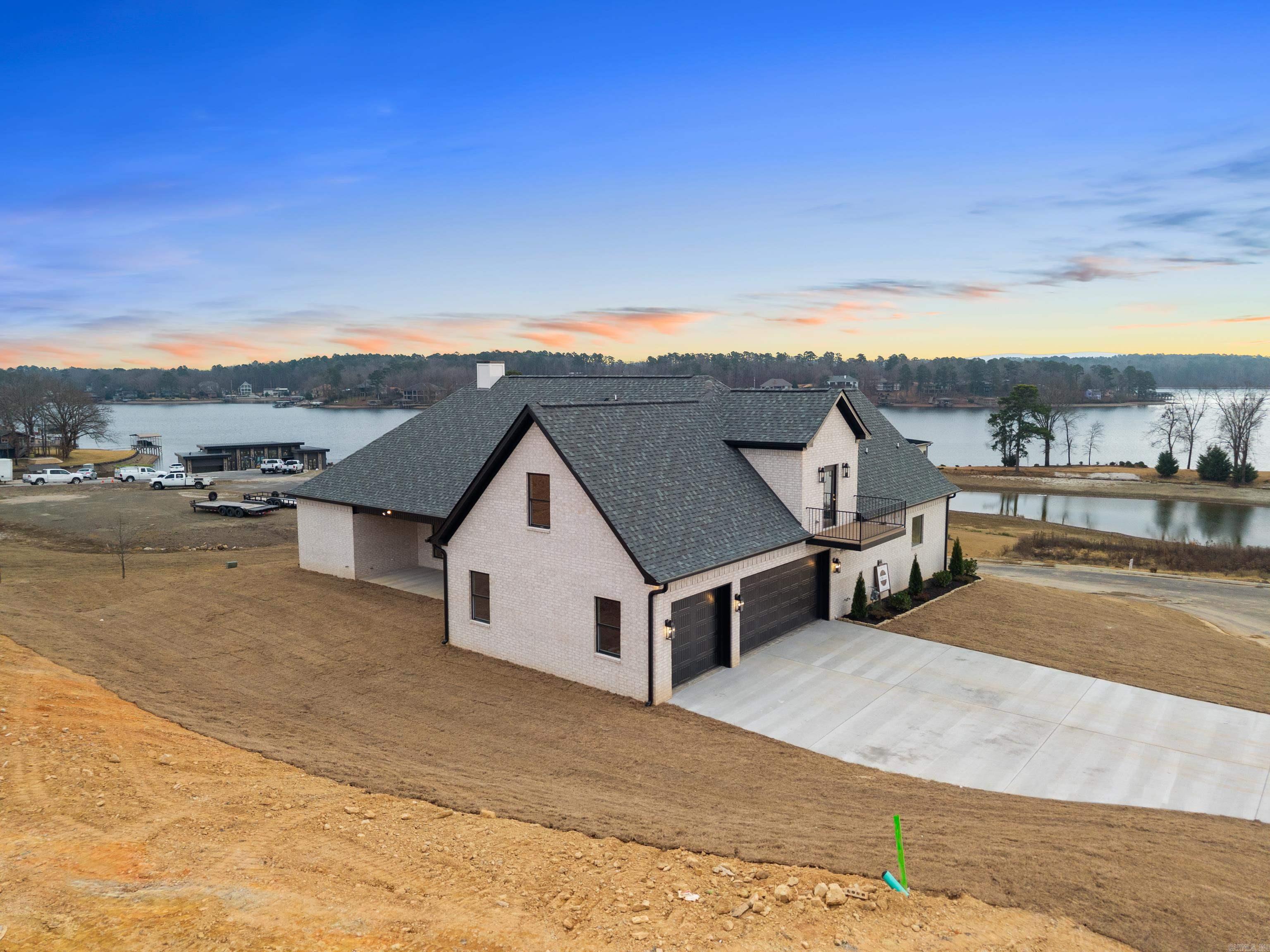 231 Post Point Hot Springs, AR 71913