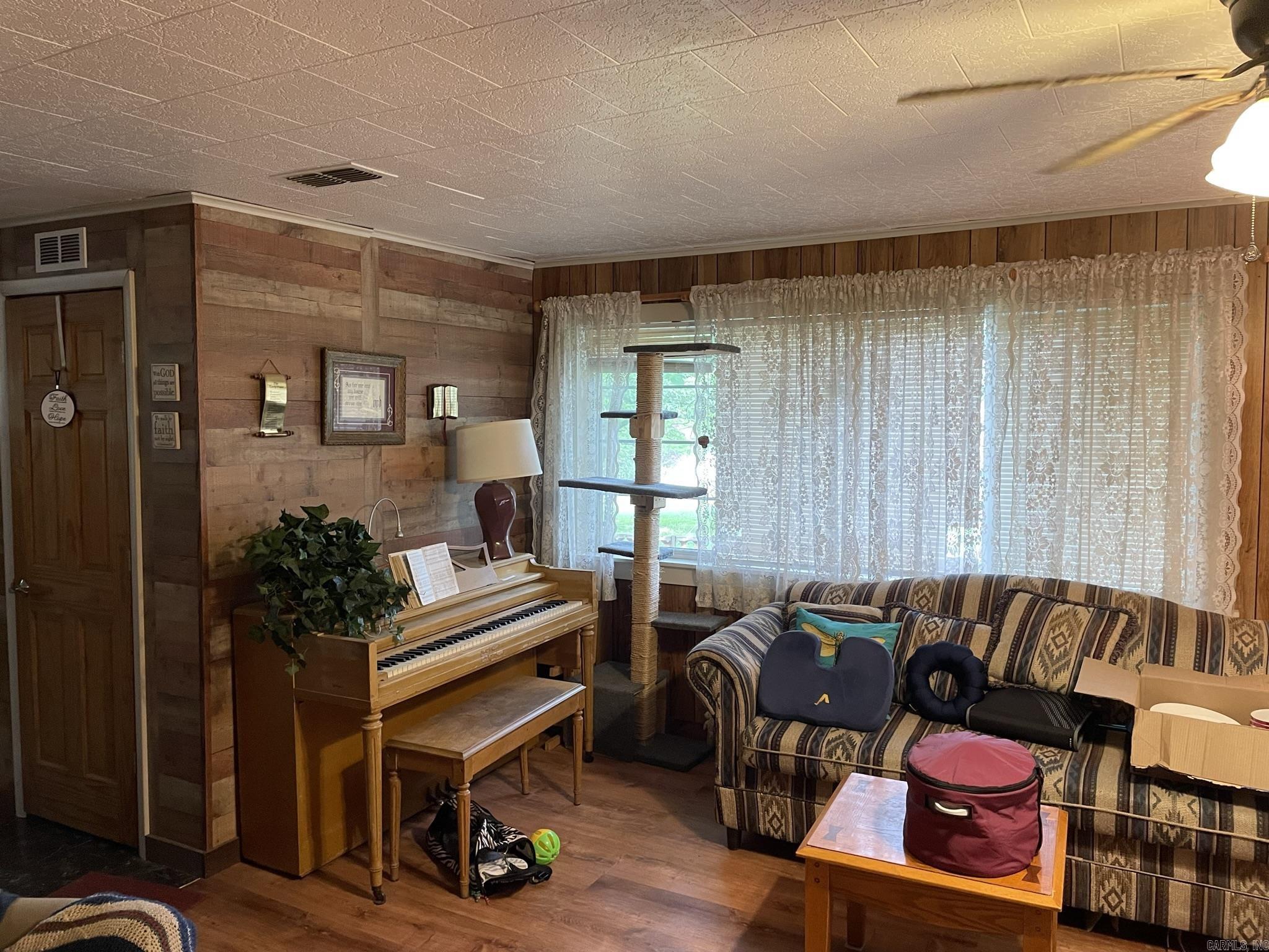 5918 HWY 8 EAST  Mena, AR