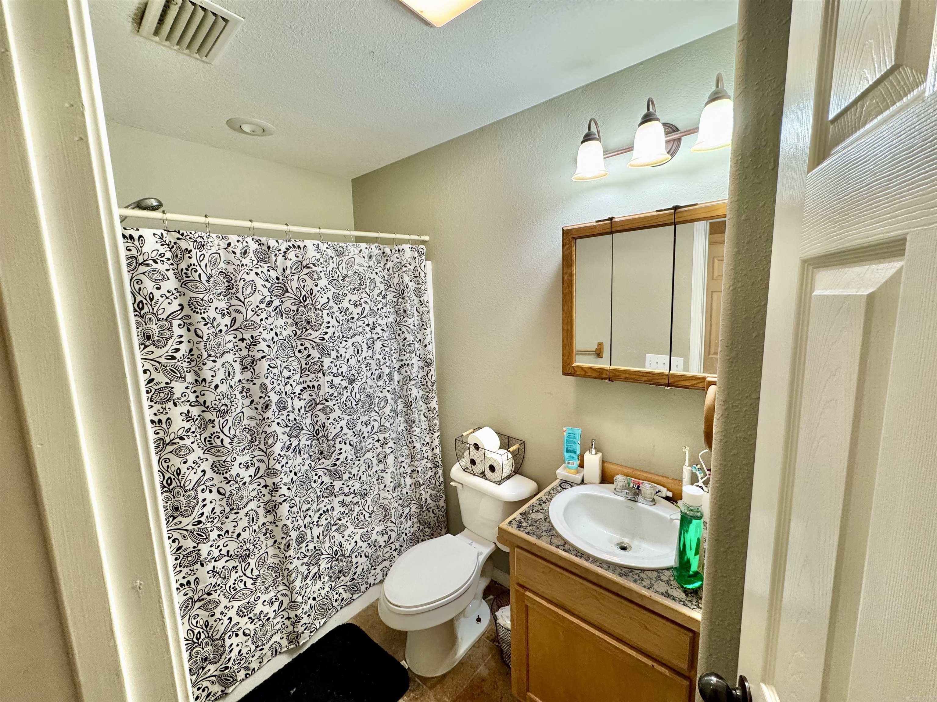 604 Frances Cove Apts. A-D 606 Frances Cove Apts A-B, 594 White Water Dr. A-B Mountain View, AR