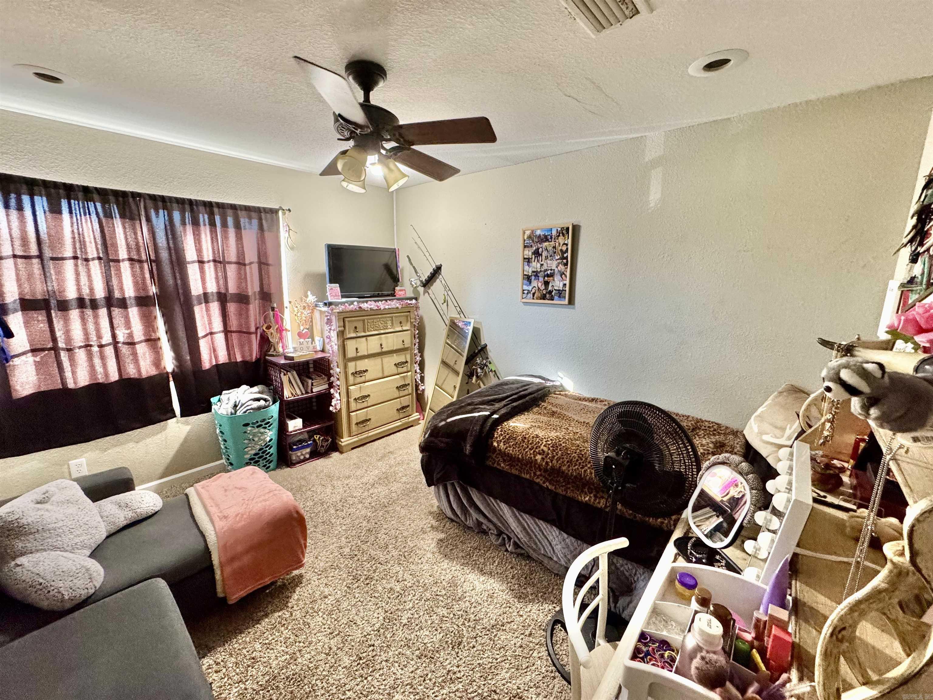 604 Frances Cove Apts. A-D 606 Frances Cove Apts A-B, 594 White Water Dr. A-B Mountain View, AR