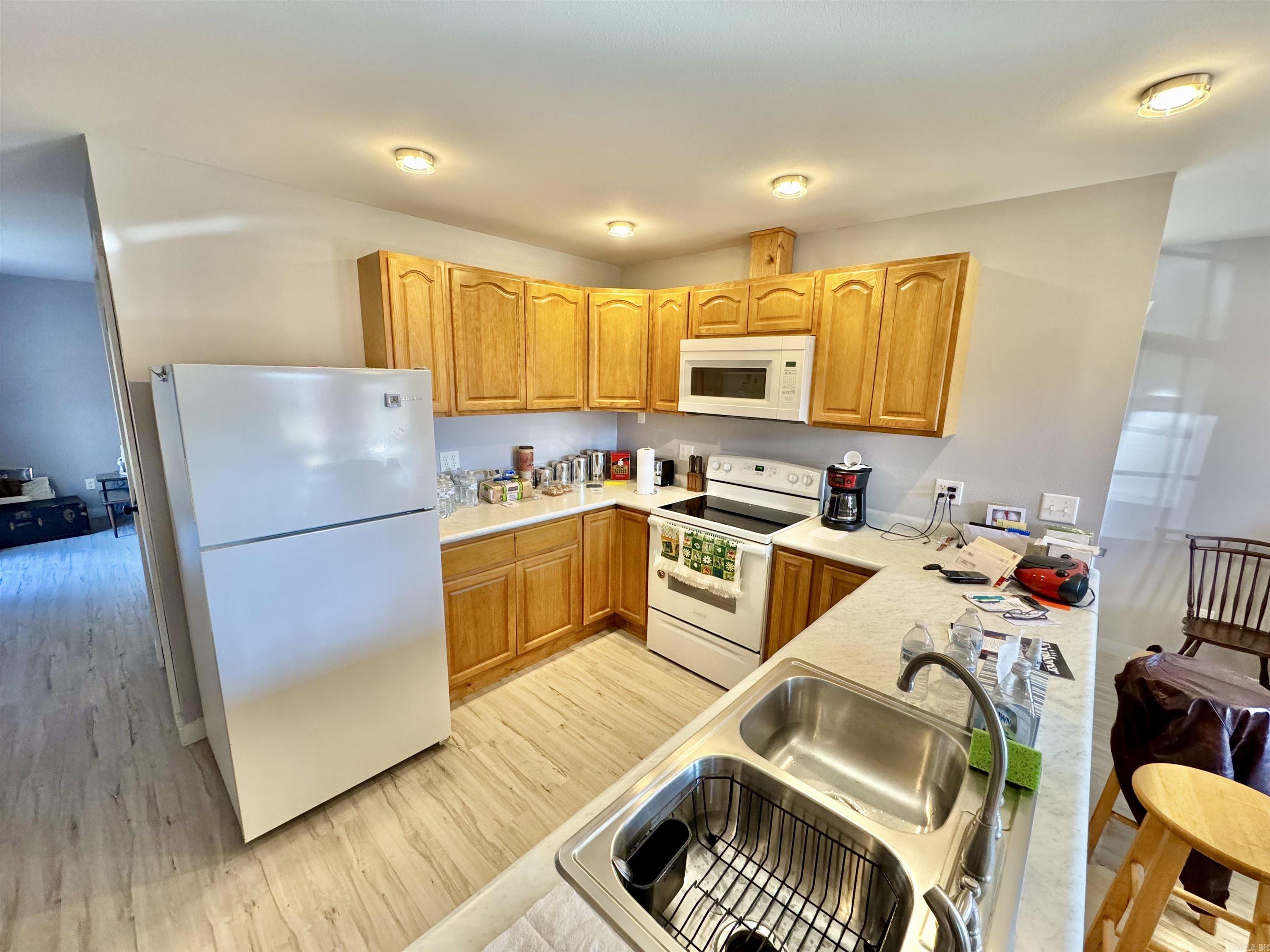 604 Frances Cove Apts. A-D 606 Frances Cove Apts A-B, 594 White Water Dr. A-B Mountain View, AR