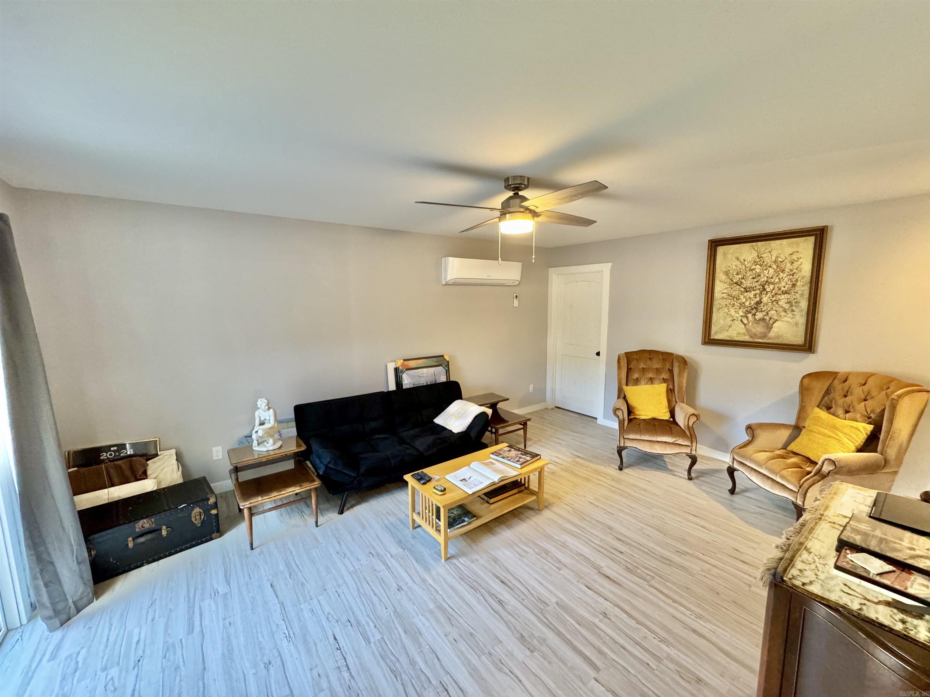 604 Frances Cove Apts. A-D 606 Frances Cove Apts A-B, 594 White Water Dr. A-B Mountain View, AR