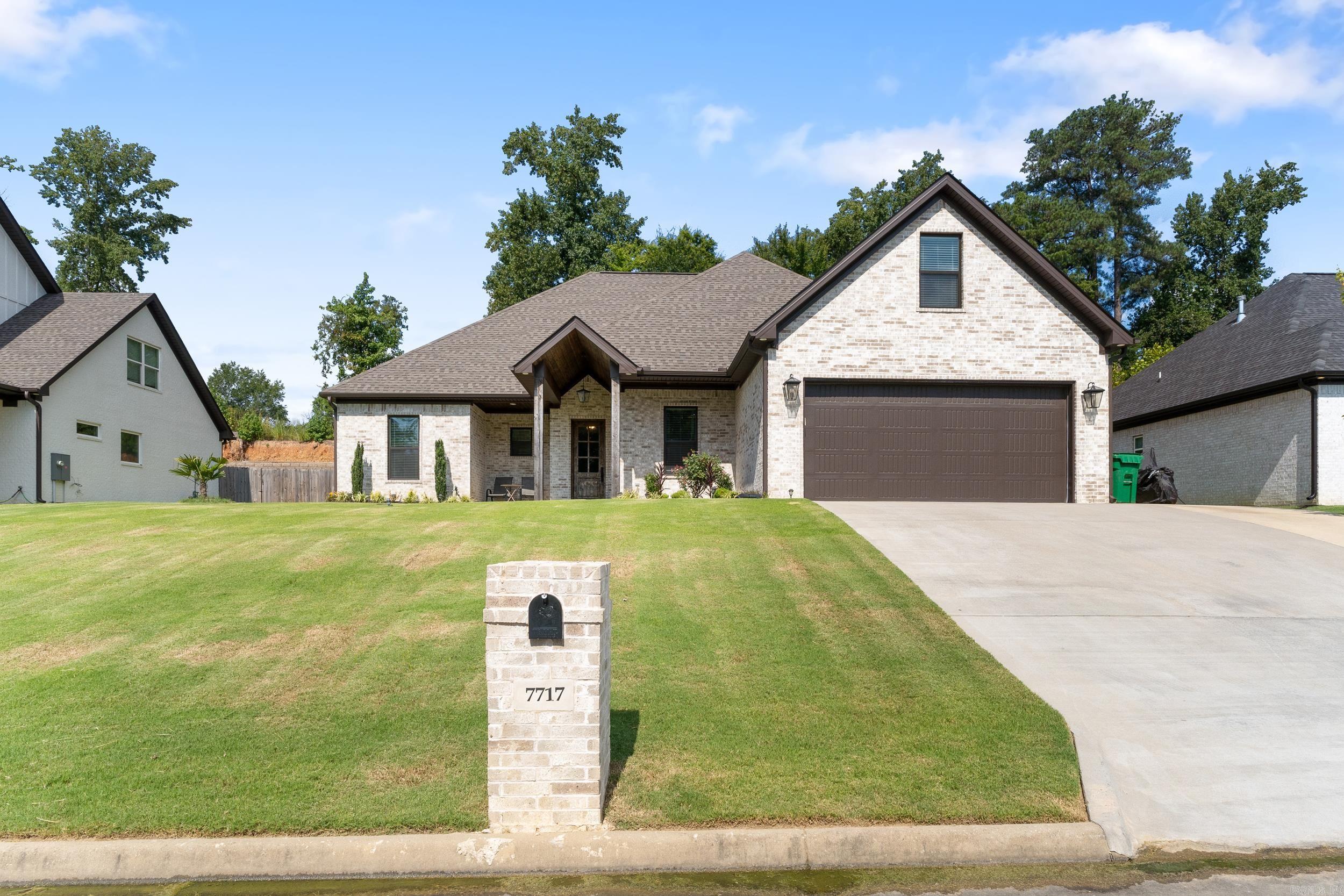 7717 S Shoreline  Benton, AR