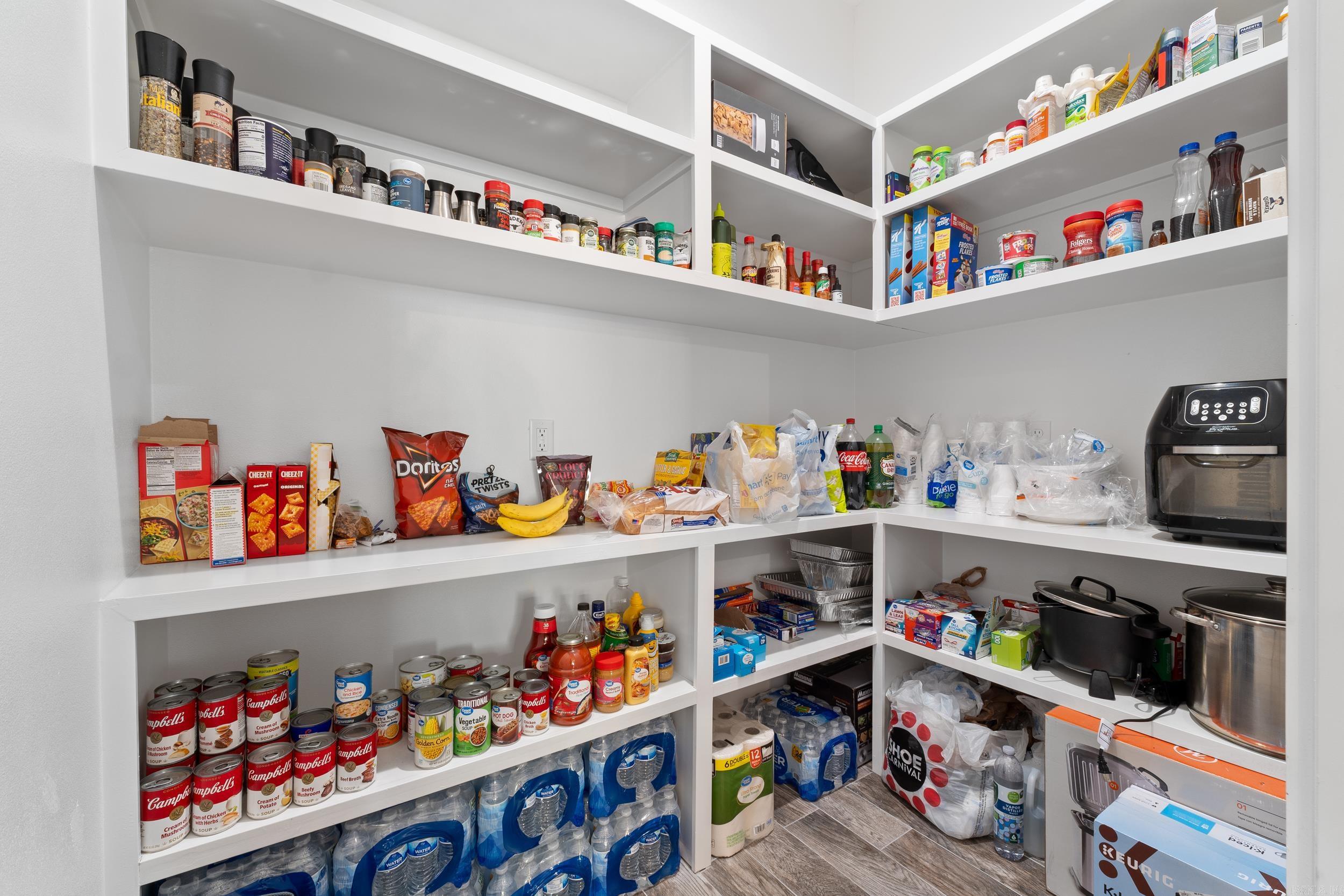 7717 S Shoreline  Benton, AR