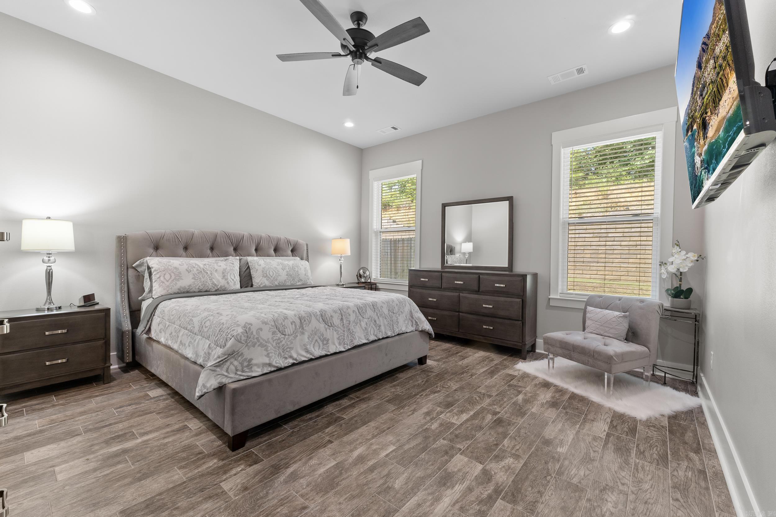 7717 S Shoreline  Benton, AR