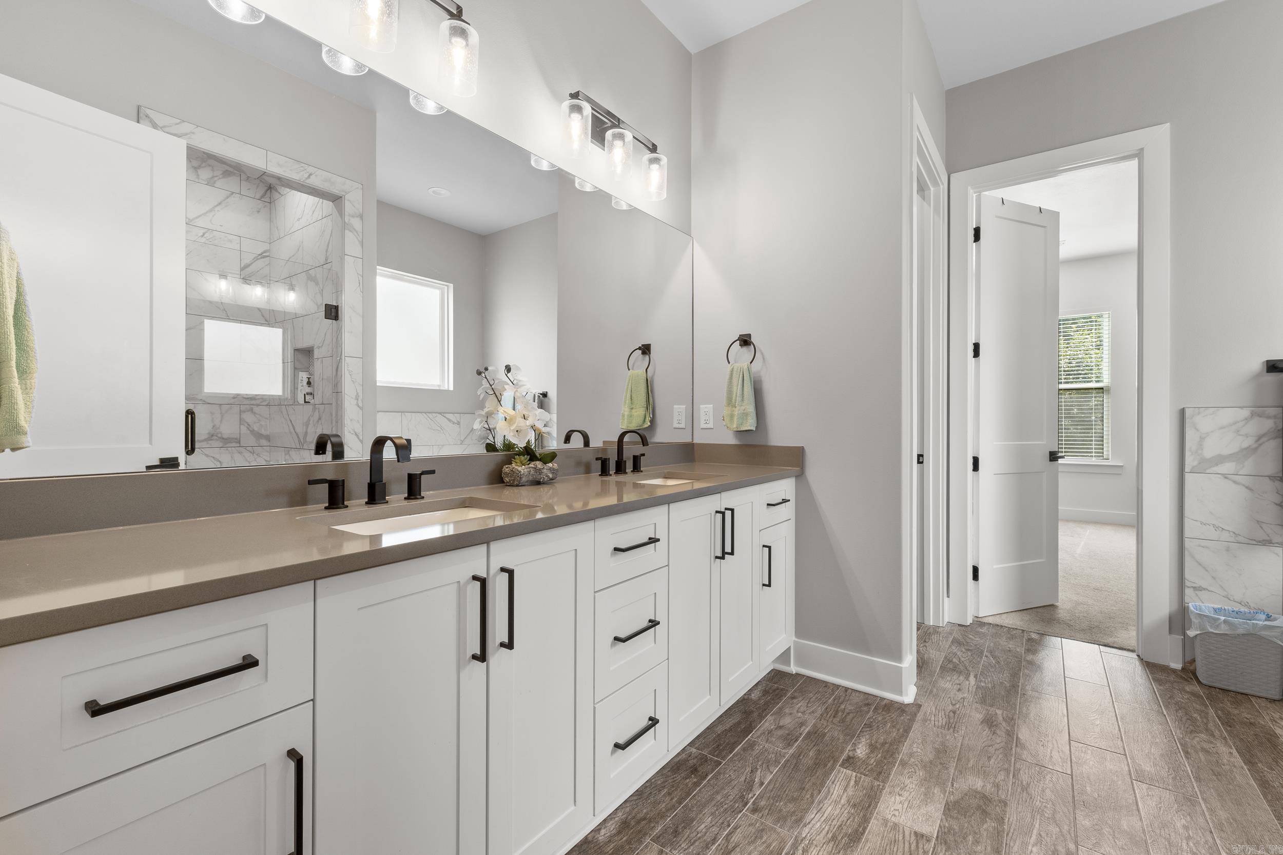 7717 S Shoreline  Benton, AR