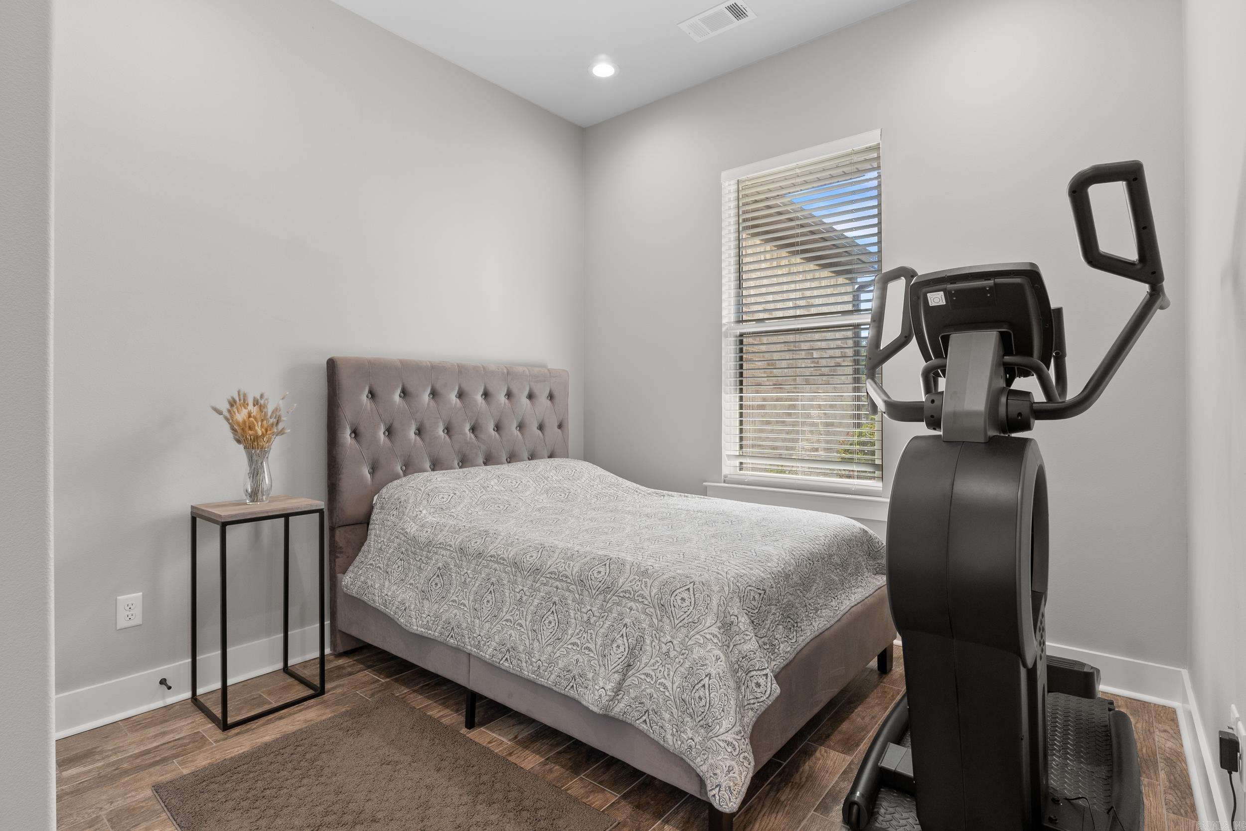 7717 S Shoreline  Benton, AR