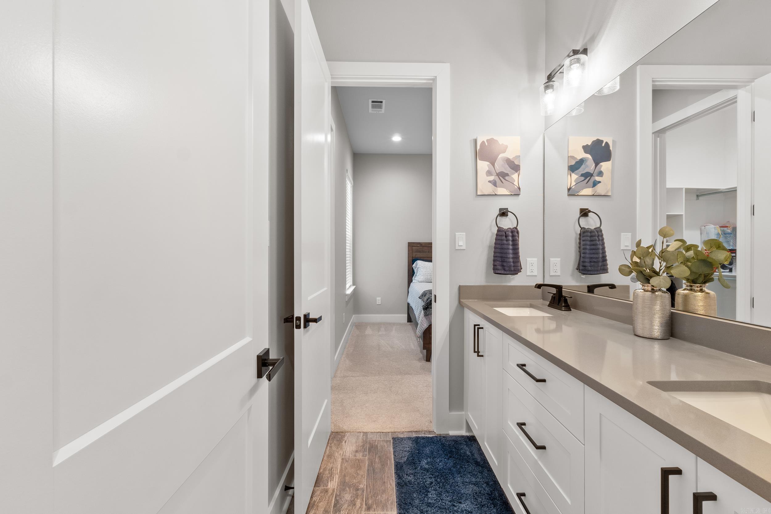 7717 S Shoreline  Benton, AR