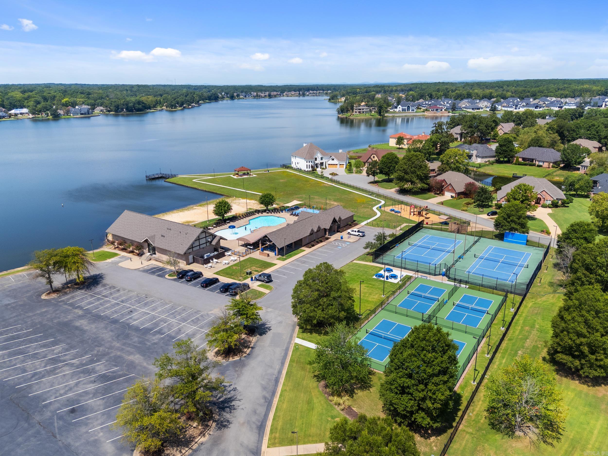 7717 S Shoreline  Benton, AR