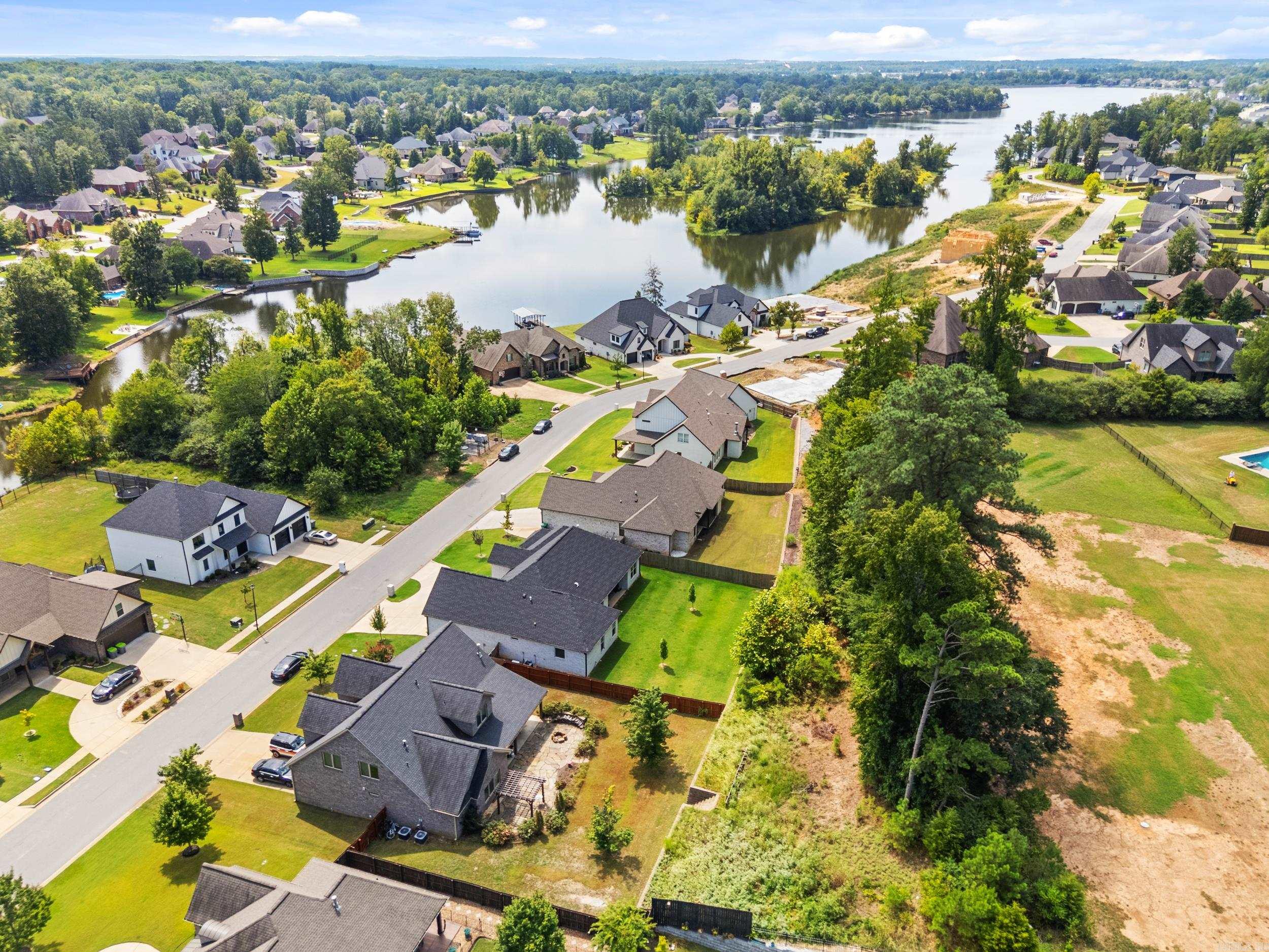 7717 S Shoreline  Benton, AR