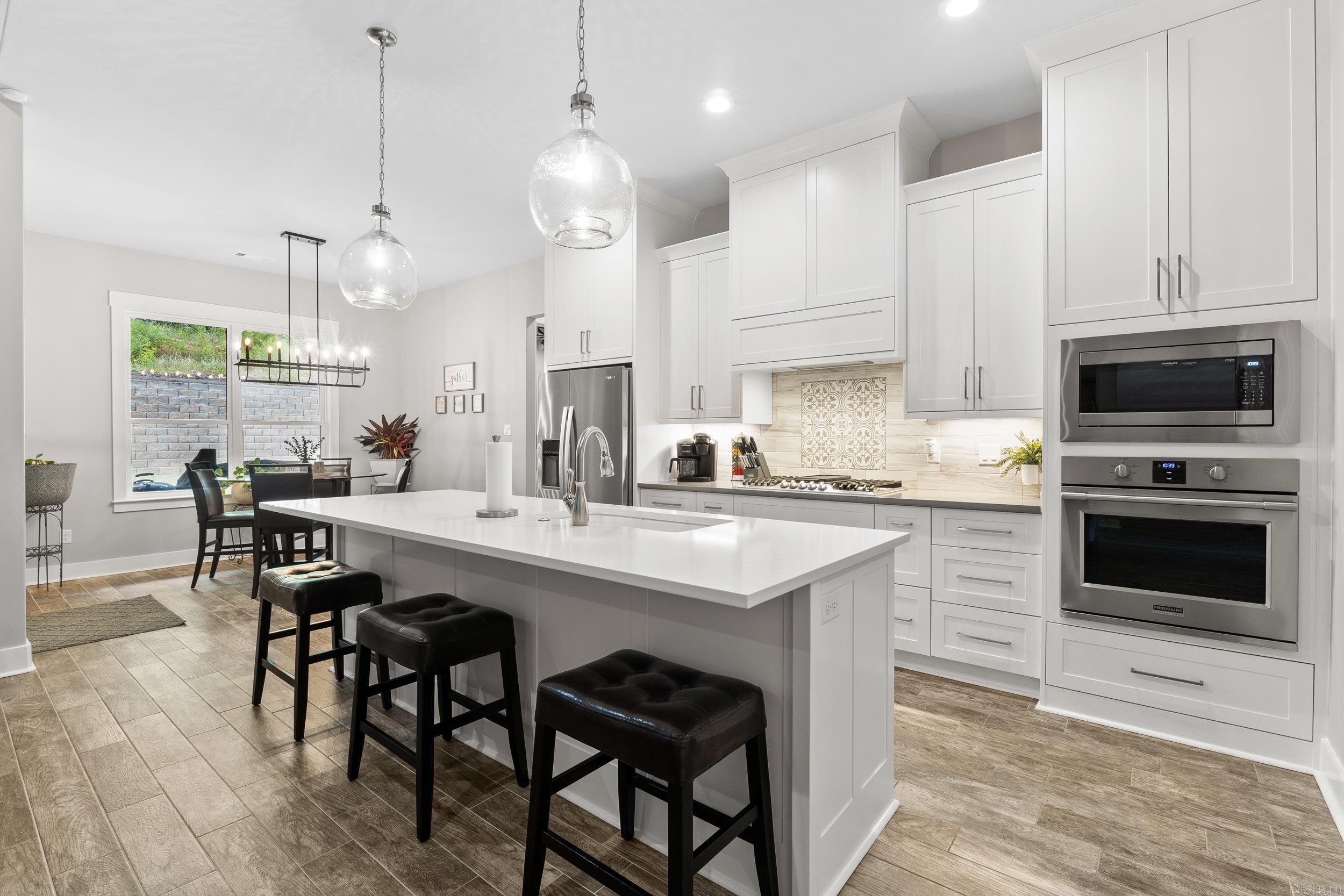 7717 S Shoreline  Benton, AR