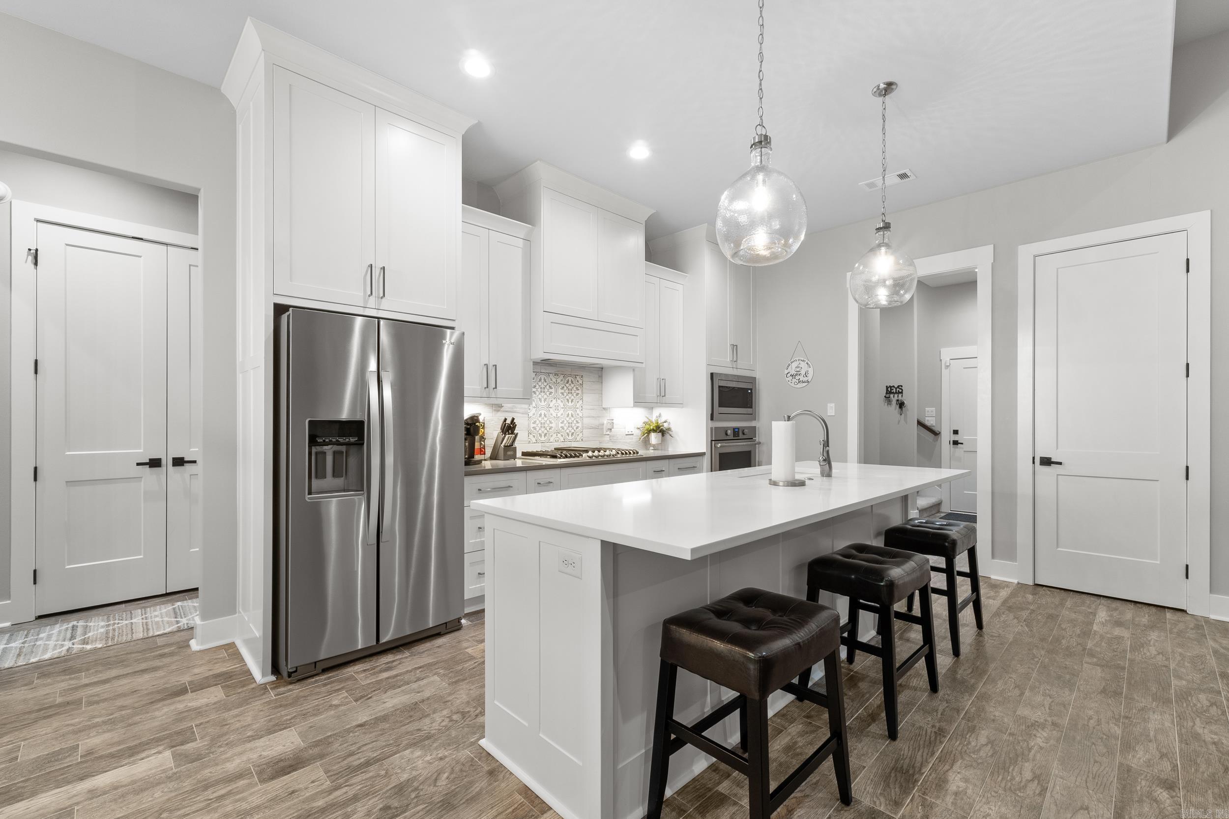 7717 S Shoreline  Benton, AR