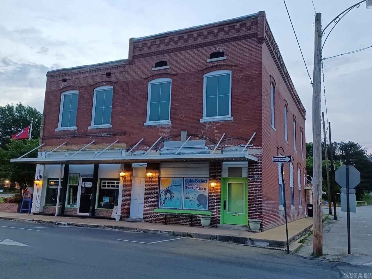 100 N Main 102 N. Main St. Harrisburg, AR
