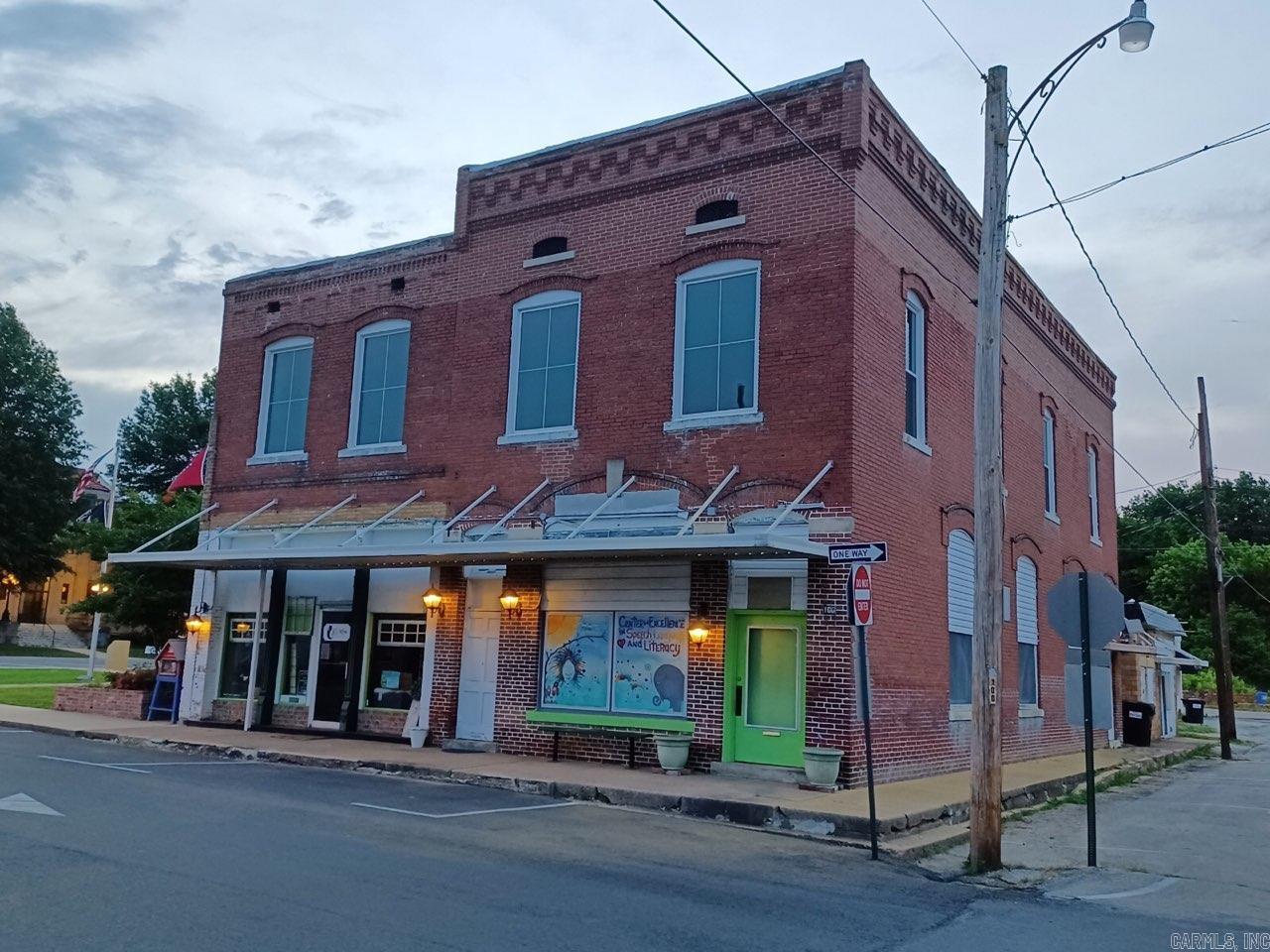 100 N Main 102 N. Main St. Harrisburg, AR