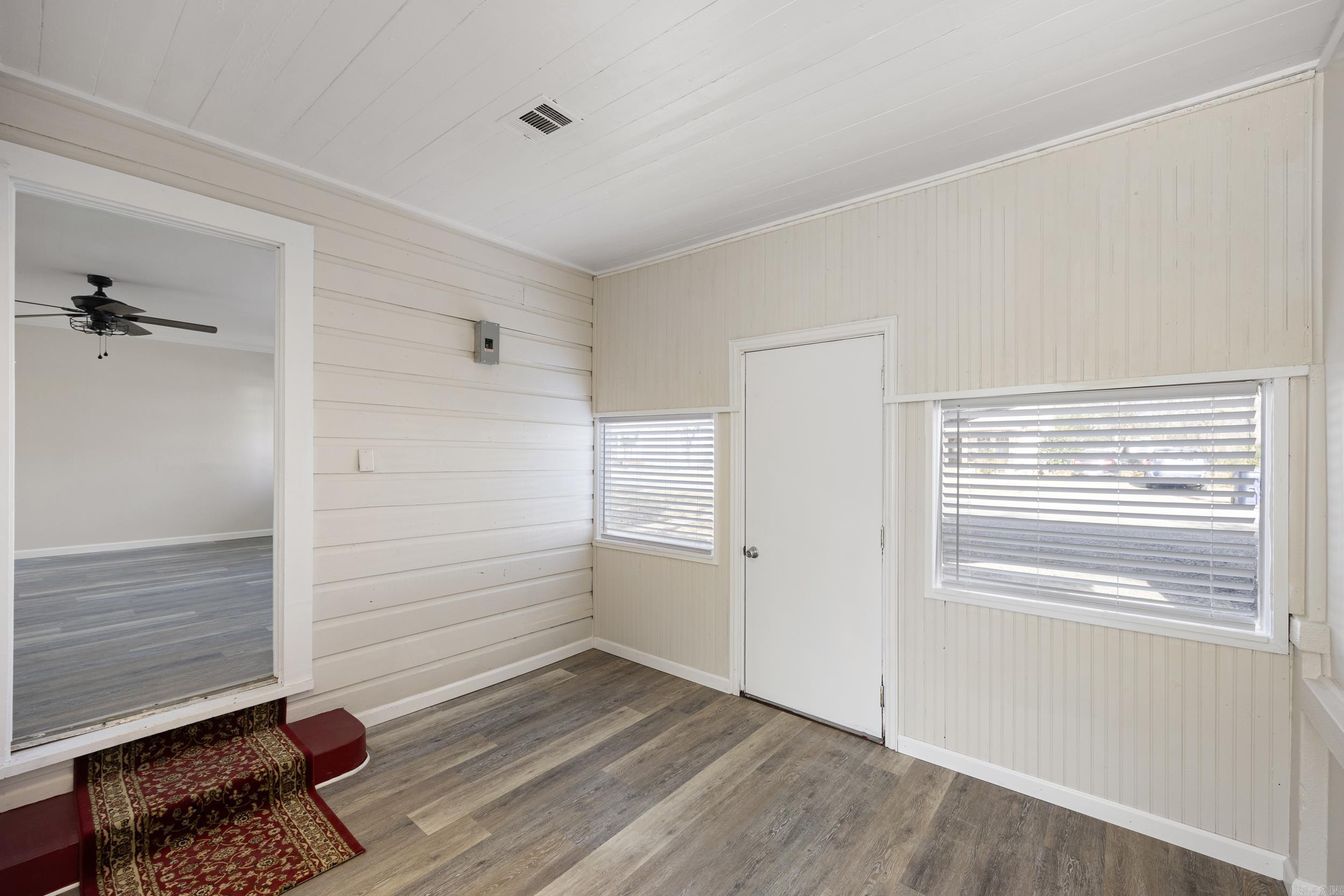 610 NE 2nd  Atkins, AR