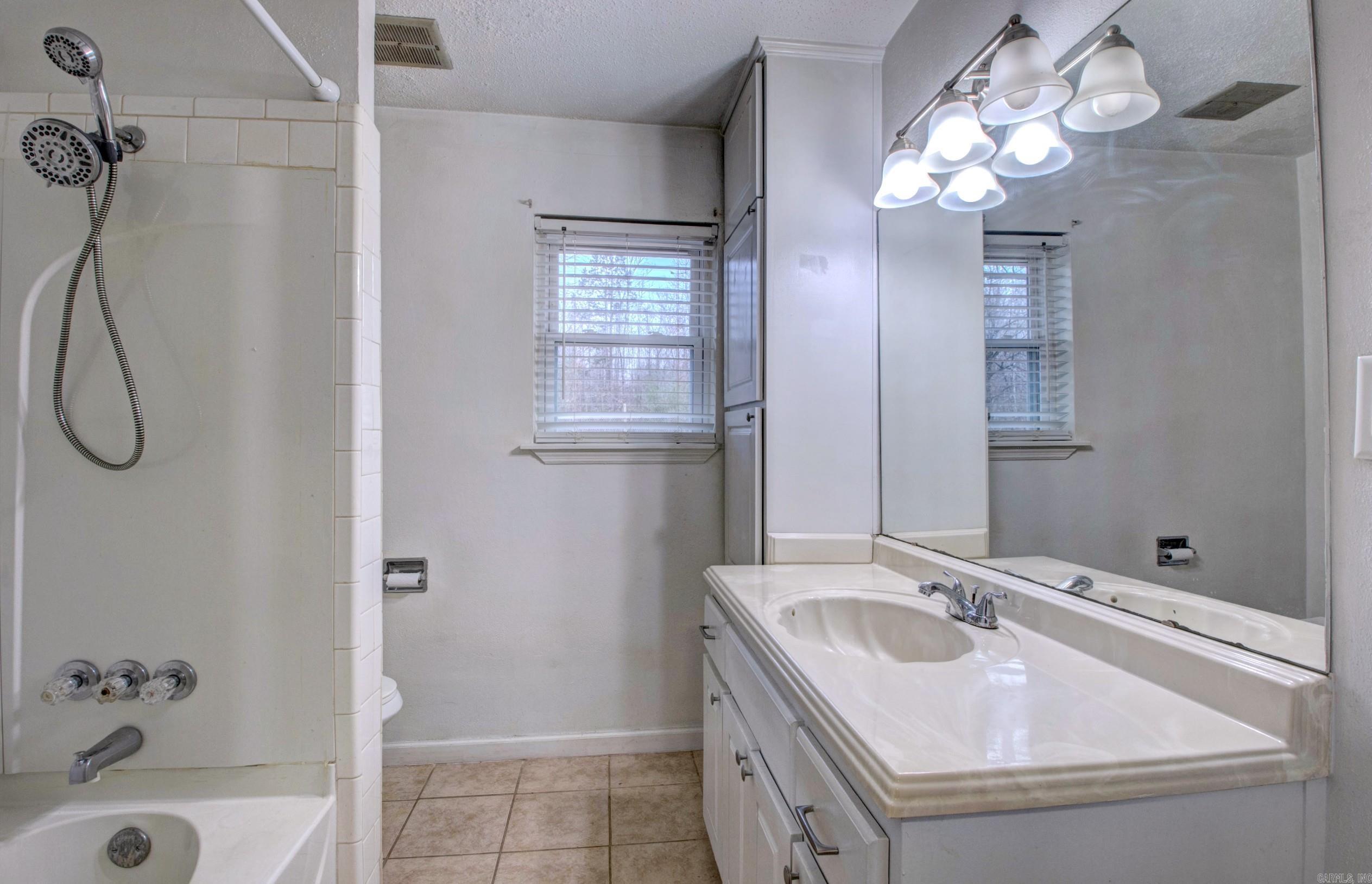 48 Parkridge Dr  North Little Rock, AR