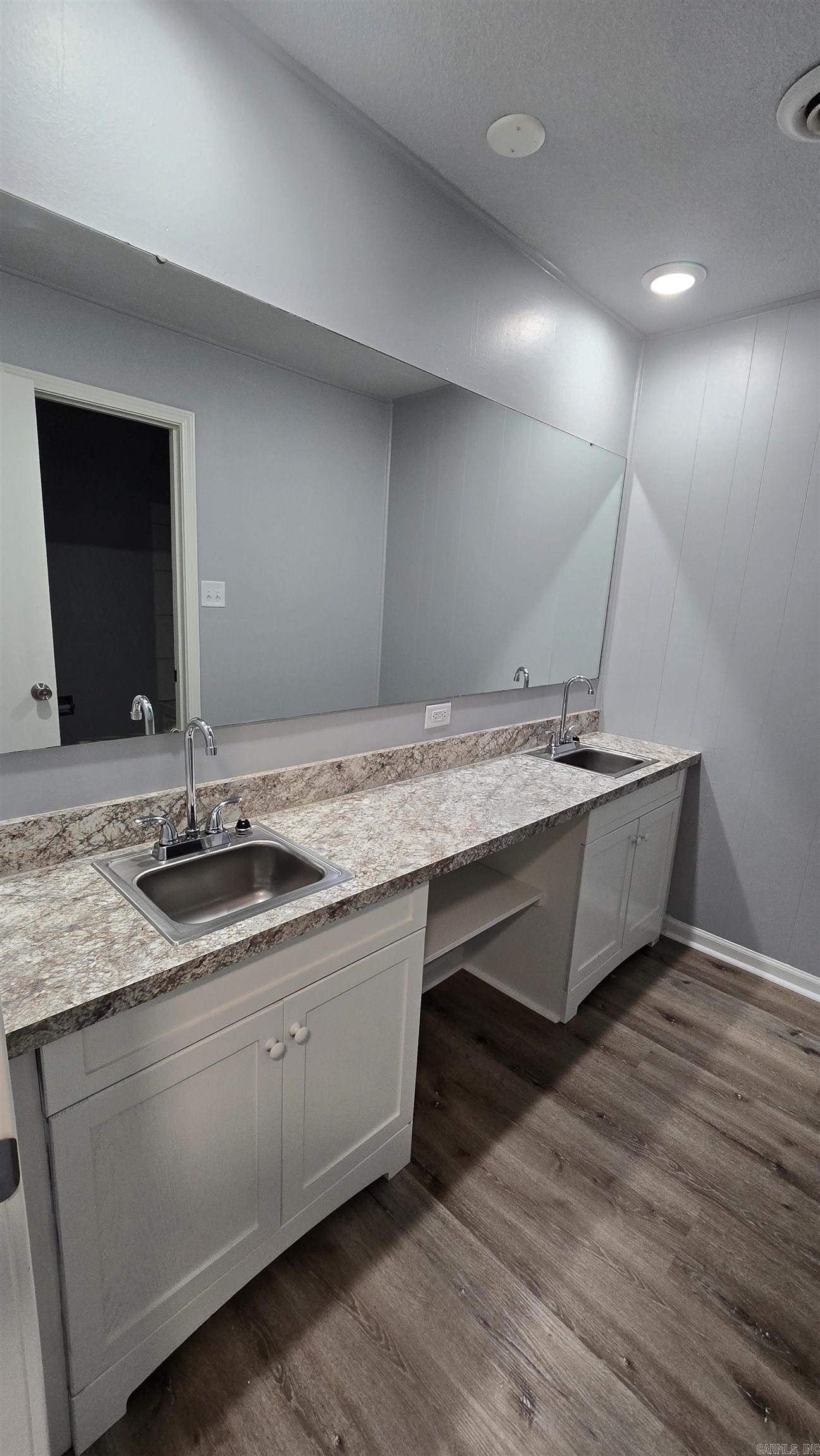 601 Dave Creek Parkway  Fairfield Bay, AR