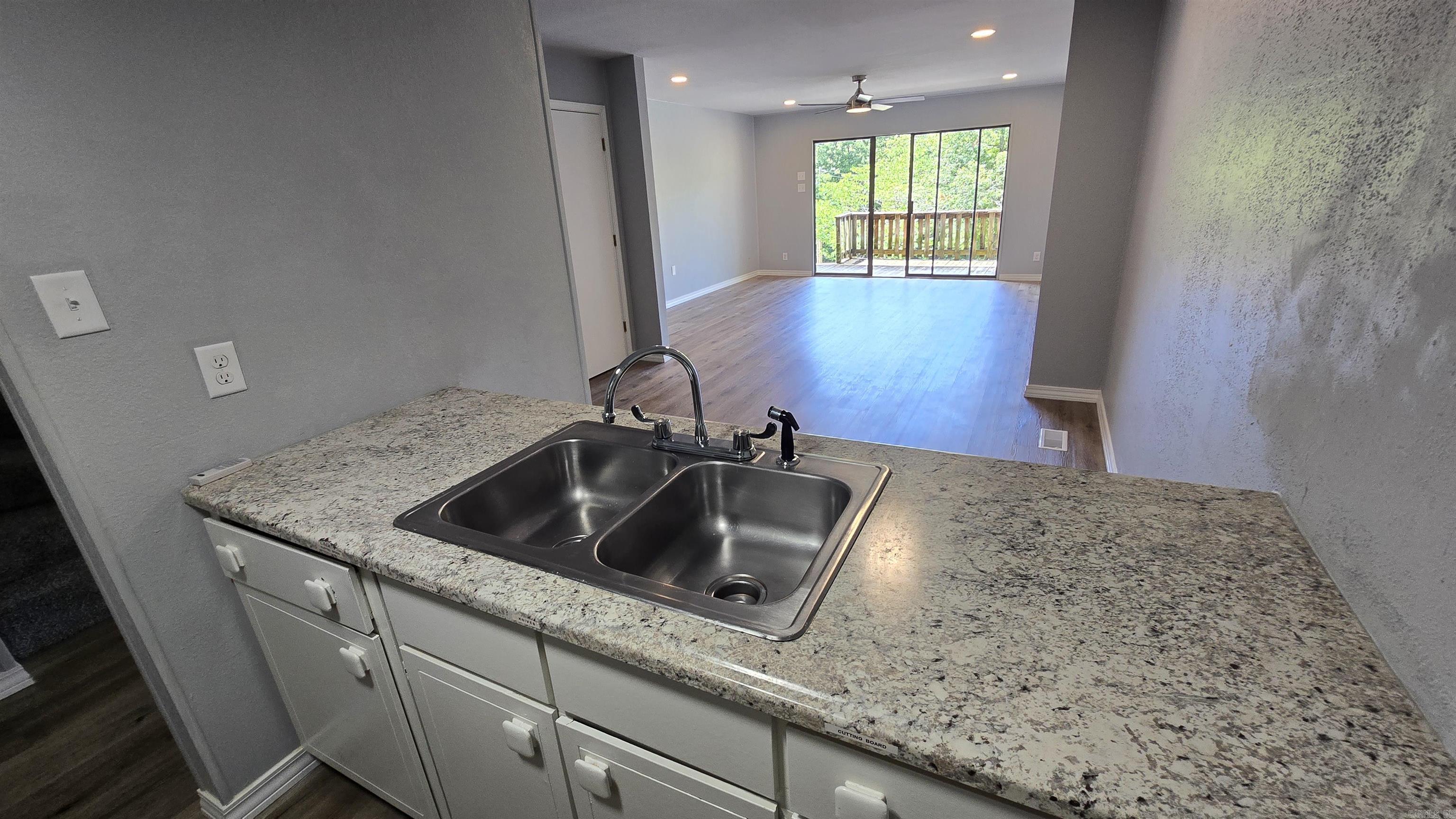 601 Dave Creek Parkway  Fairfield Bay, AR