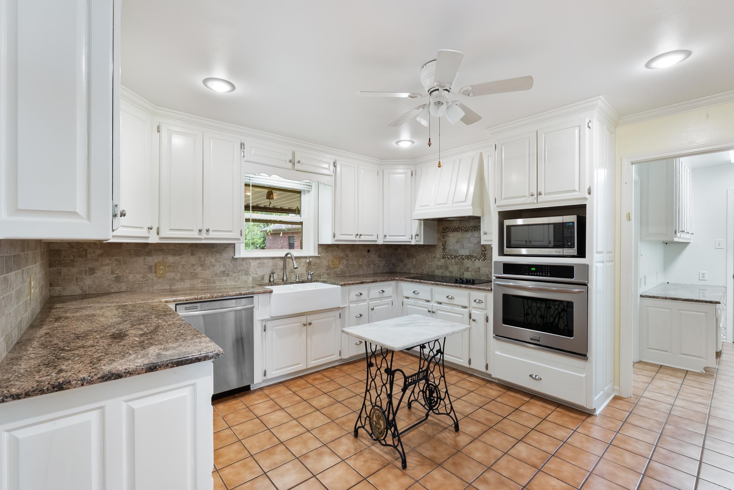 157 S Broadview  Greenbrier, AR