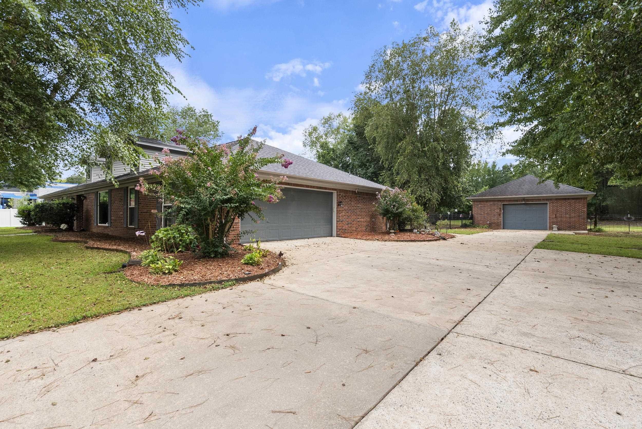 157 S Broadview  Greenbrier, AR