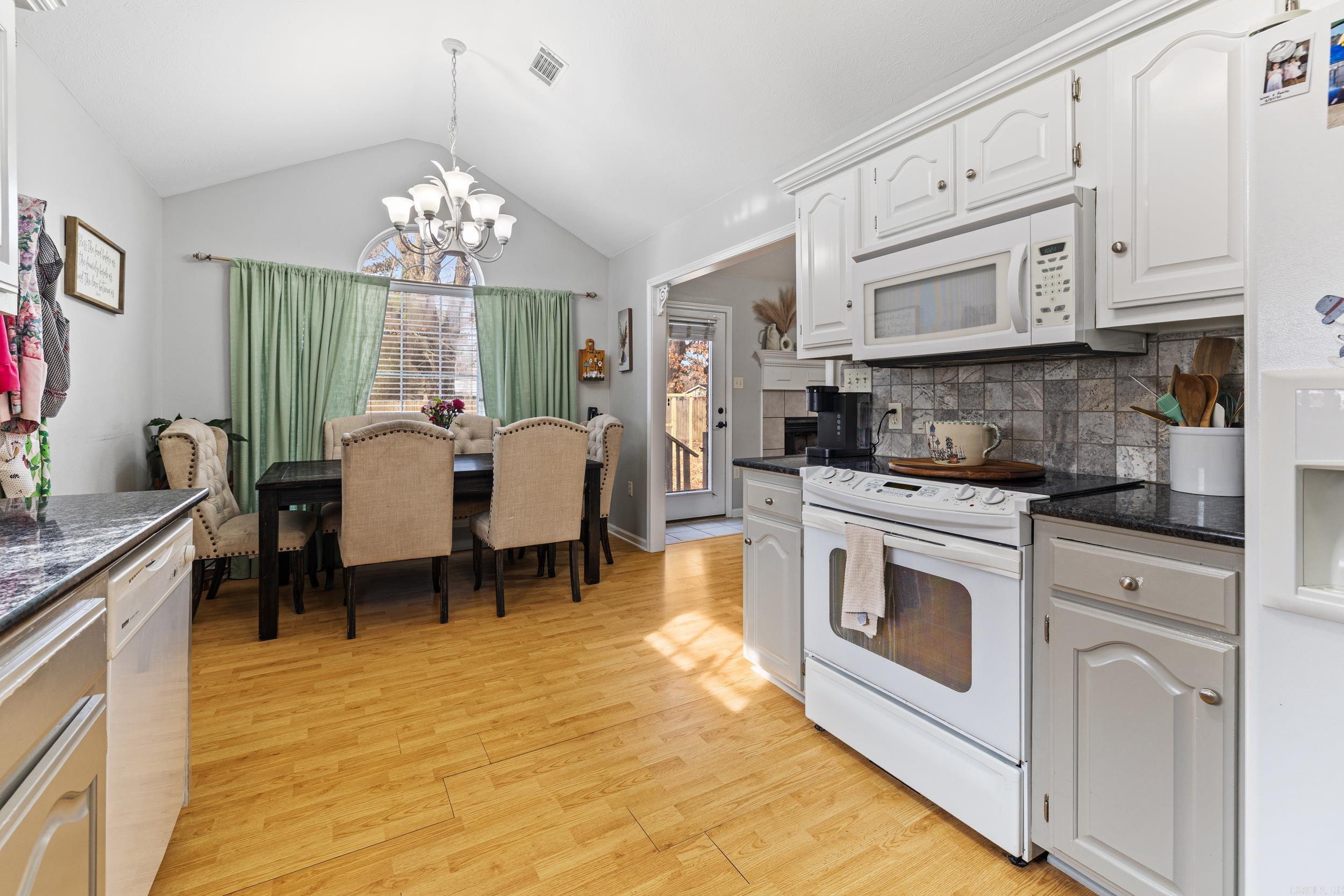 1600 Ridgefield Dr  Heber Springs, AR