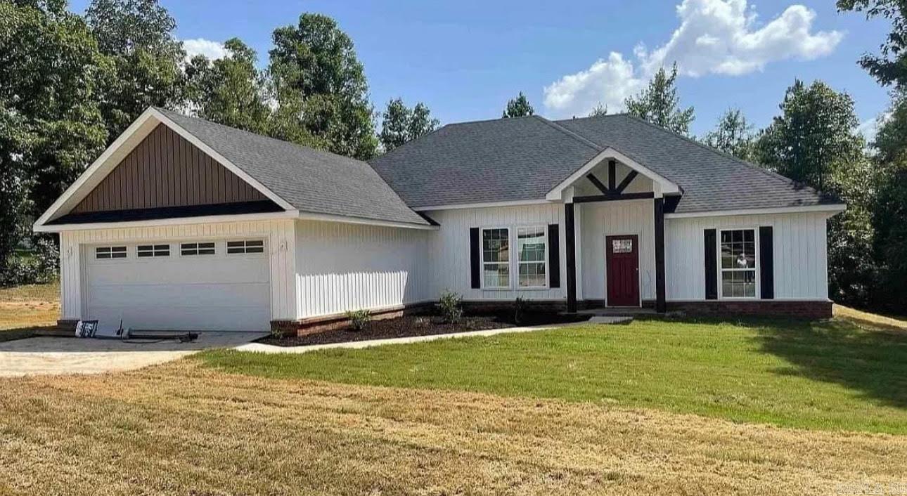 2096 Creekwood Circle  Bauxite, AR