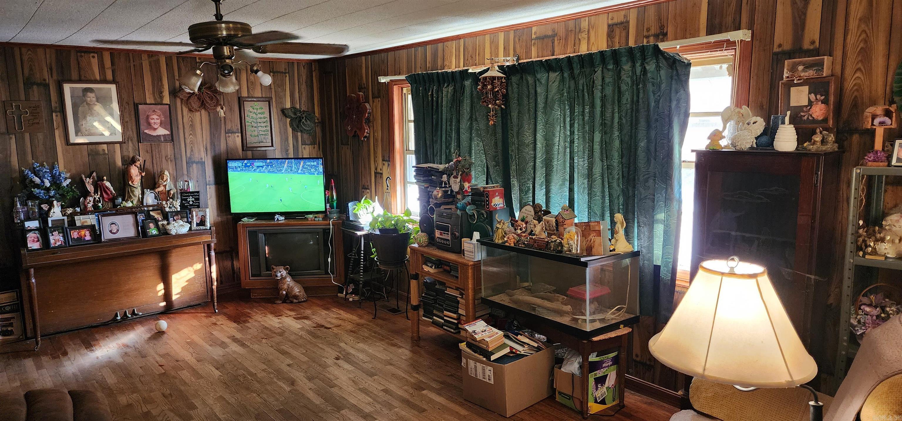 215 W Spring  Ola, AR