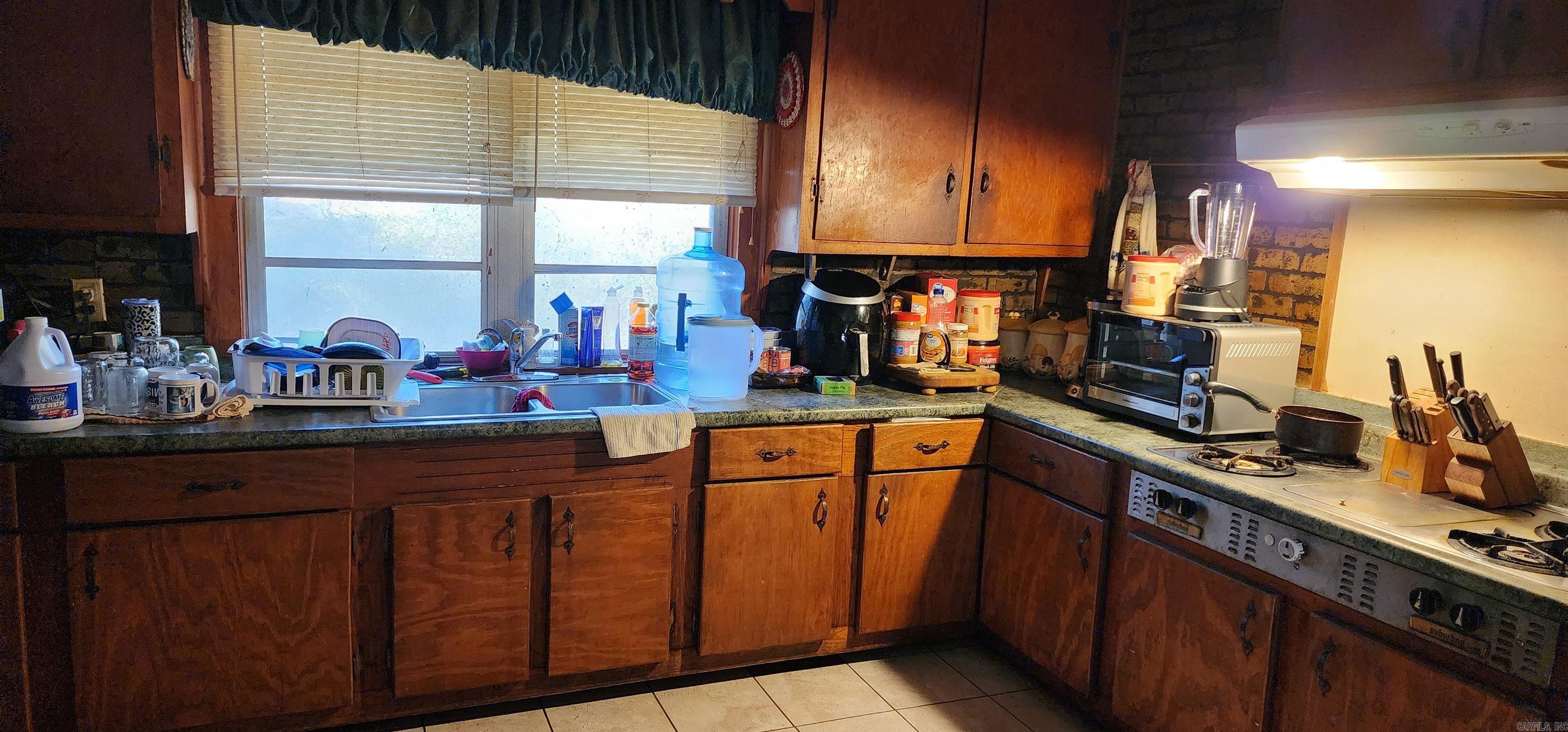 215 W Spring  Ola, AR