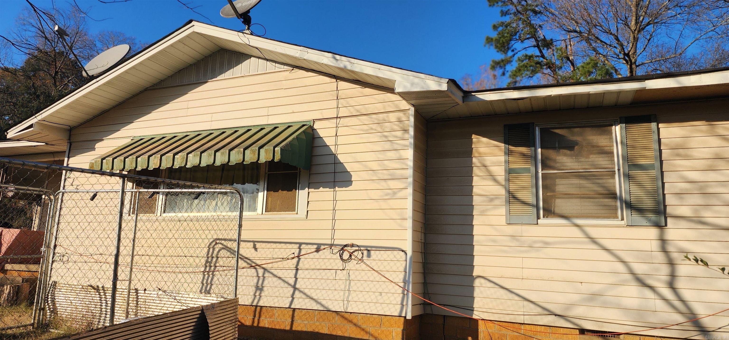 215 W Spring  Ola, AR