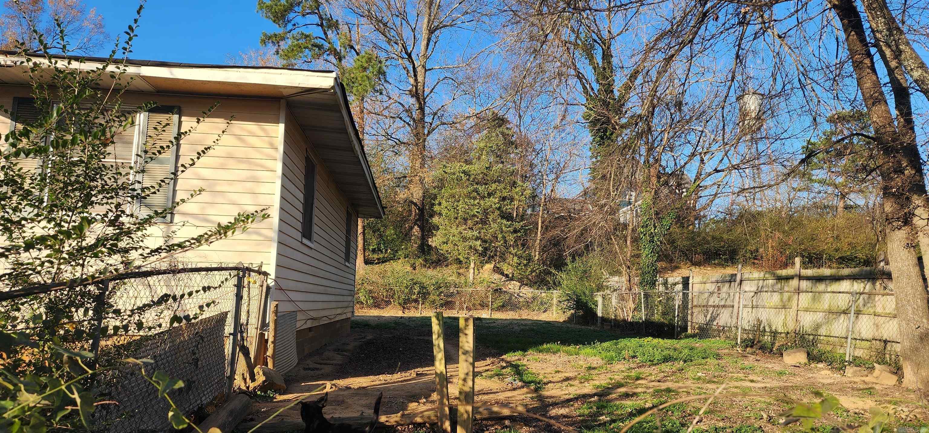 215 W Spring  Ola, AR