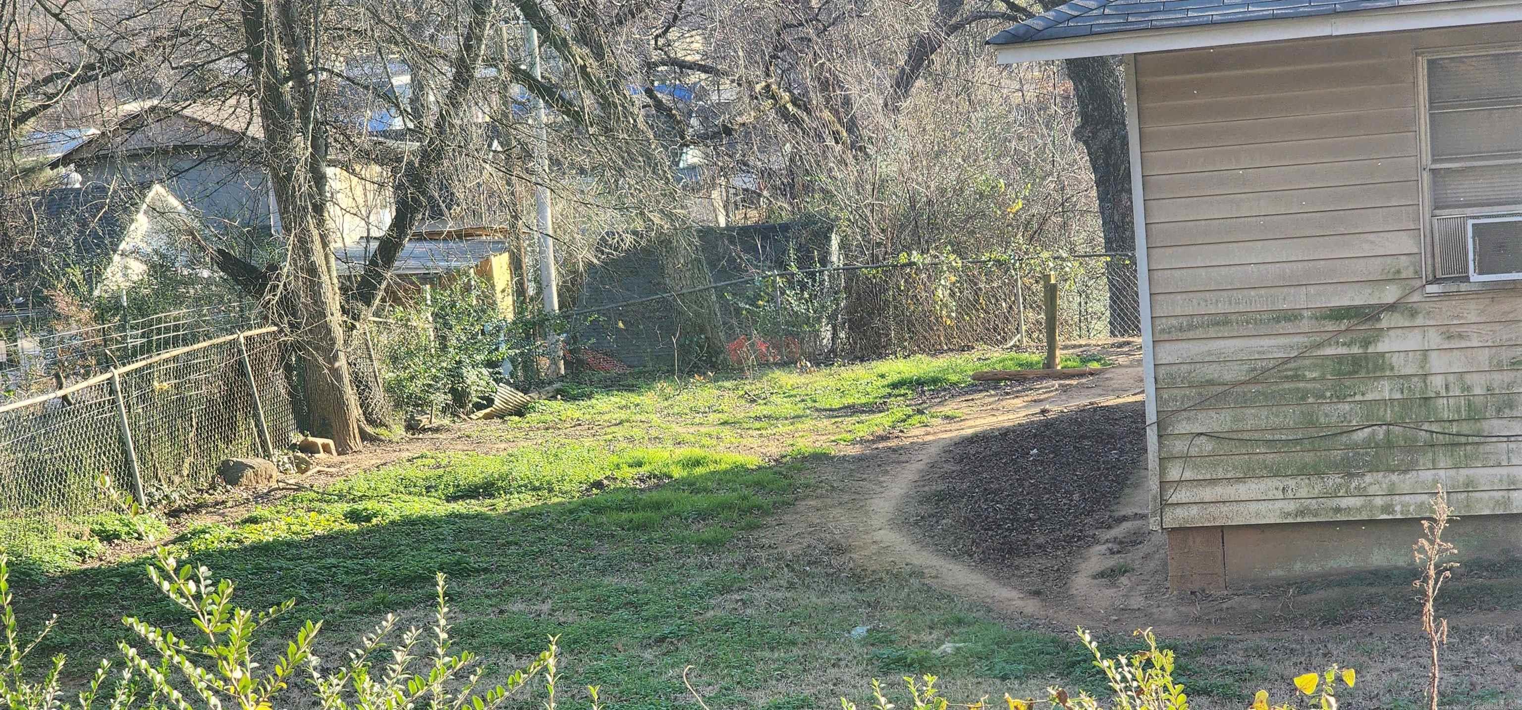 215 W Spring  Ola, AR