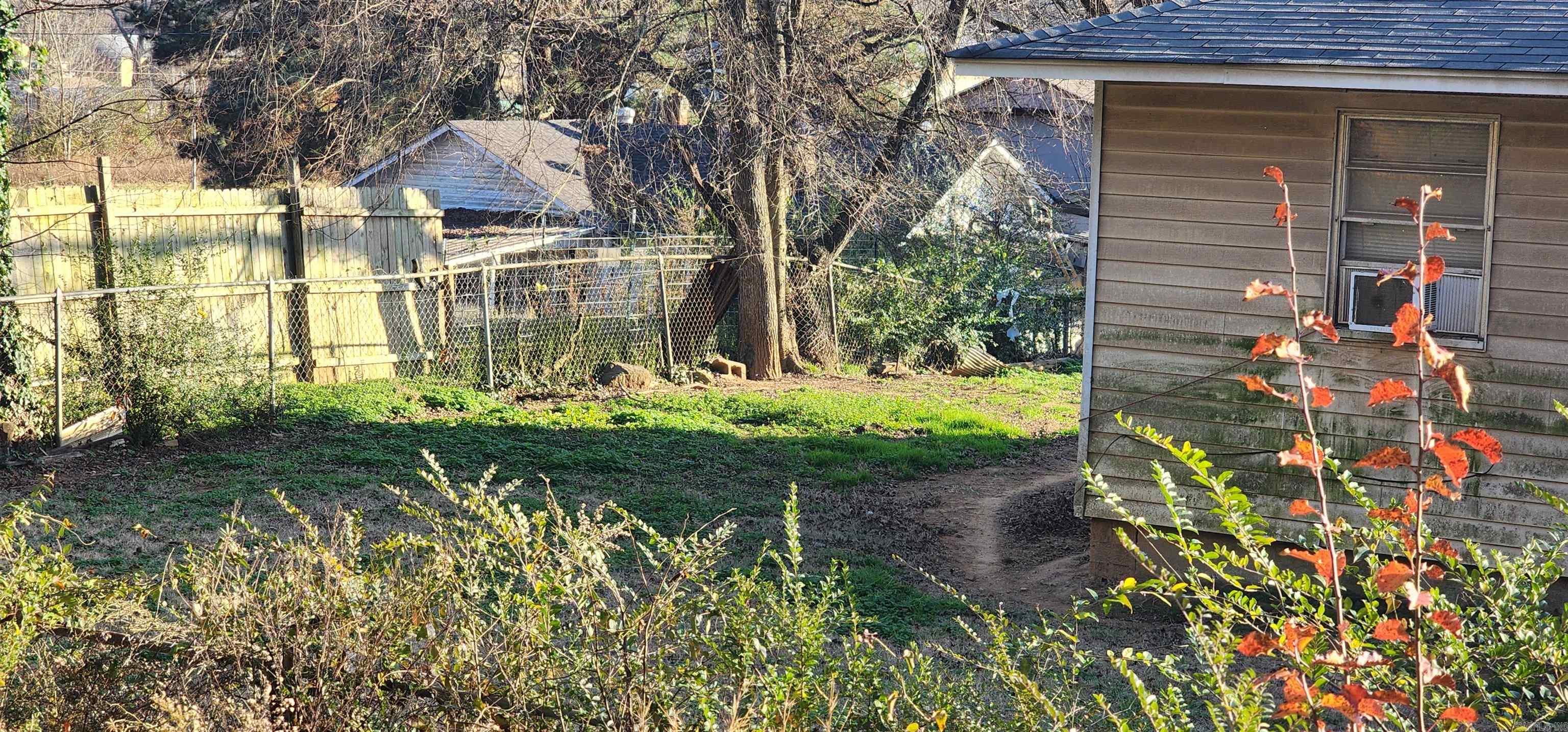 215 W Spring  Ola, AR