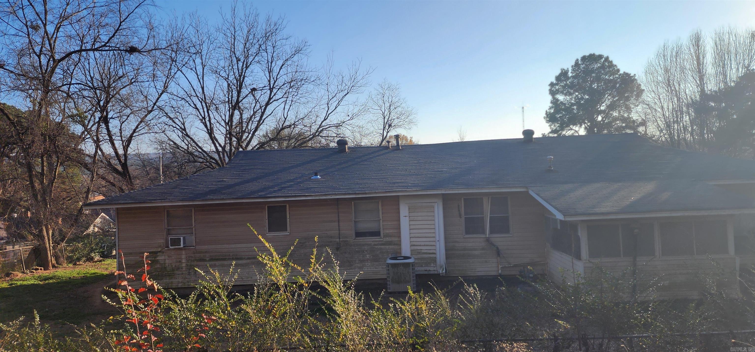 215 W Spring  Ola, AR