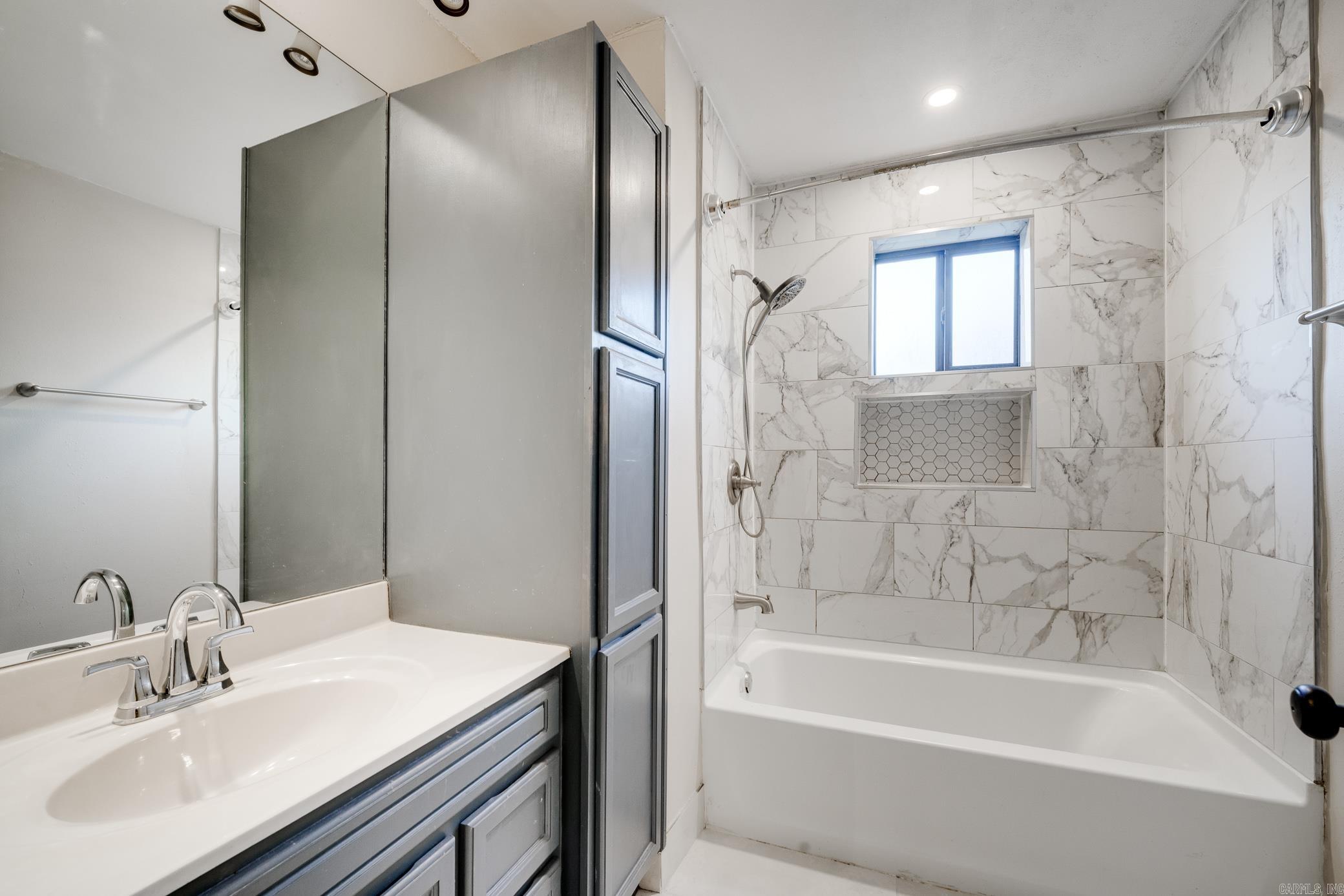 5 Piney Cove  Maumelle, AR